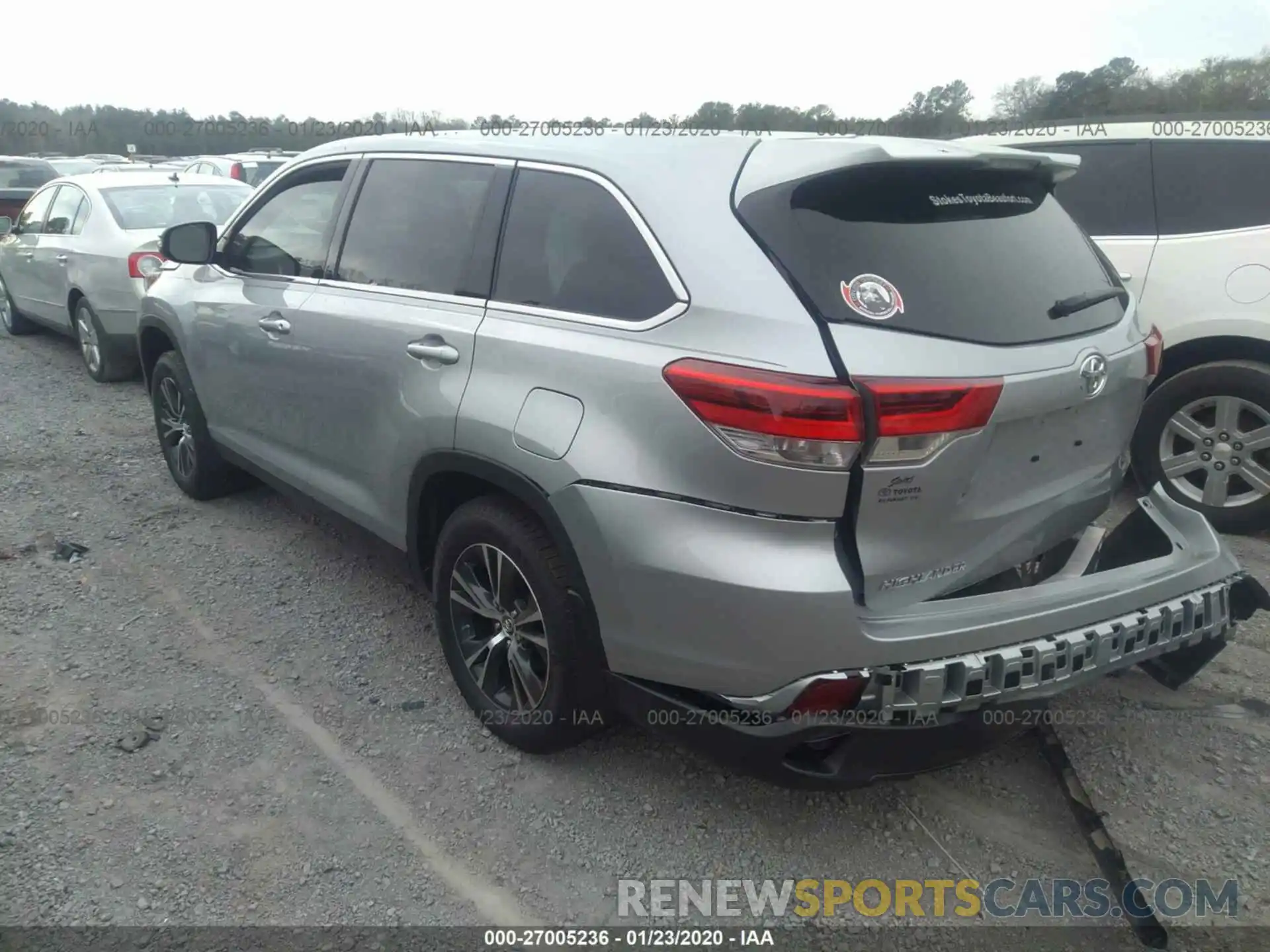 3 Photograph of a damaged car 5TDZARFH8KS055432 TOYOTA HIGHLANDER 2019