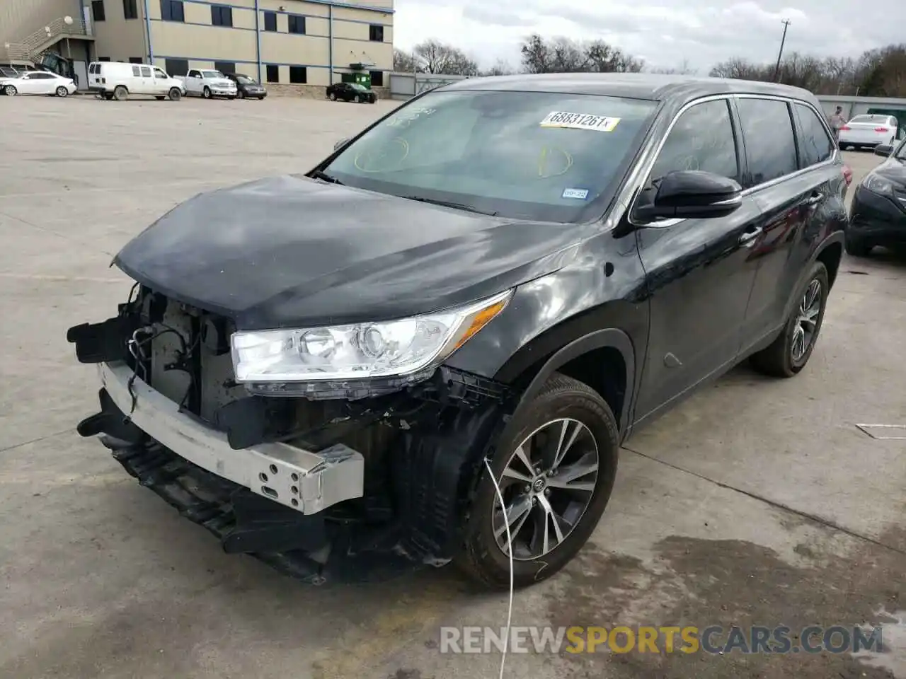 2 Photograph of a damaged car 5TDZARFH8KS055785 TOYOTA HIGHLANDER 2019