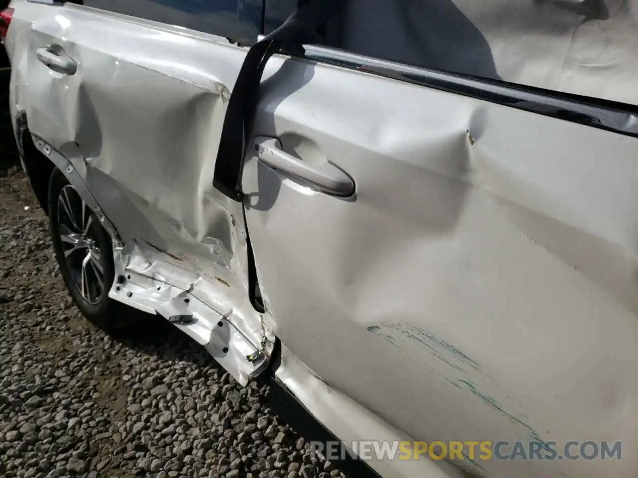 9 Photograph of a damaged car 5TDZARFH8KS056662 TOYOTA HIGHLANDER 2019