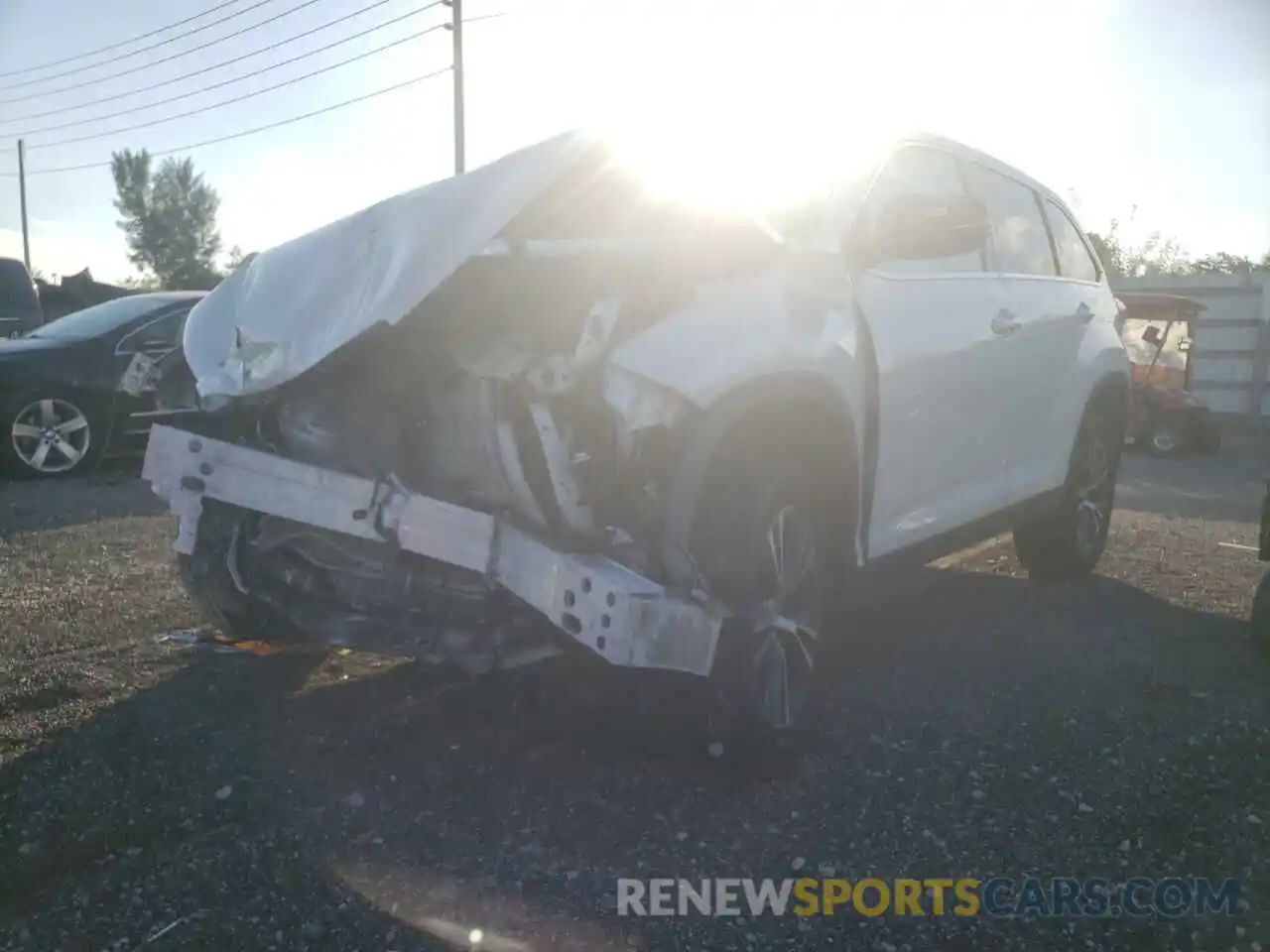 2 Photograph of a damaged car 5TDZARFH8KS056905 TOYOTA HIGHLANDER 2019