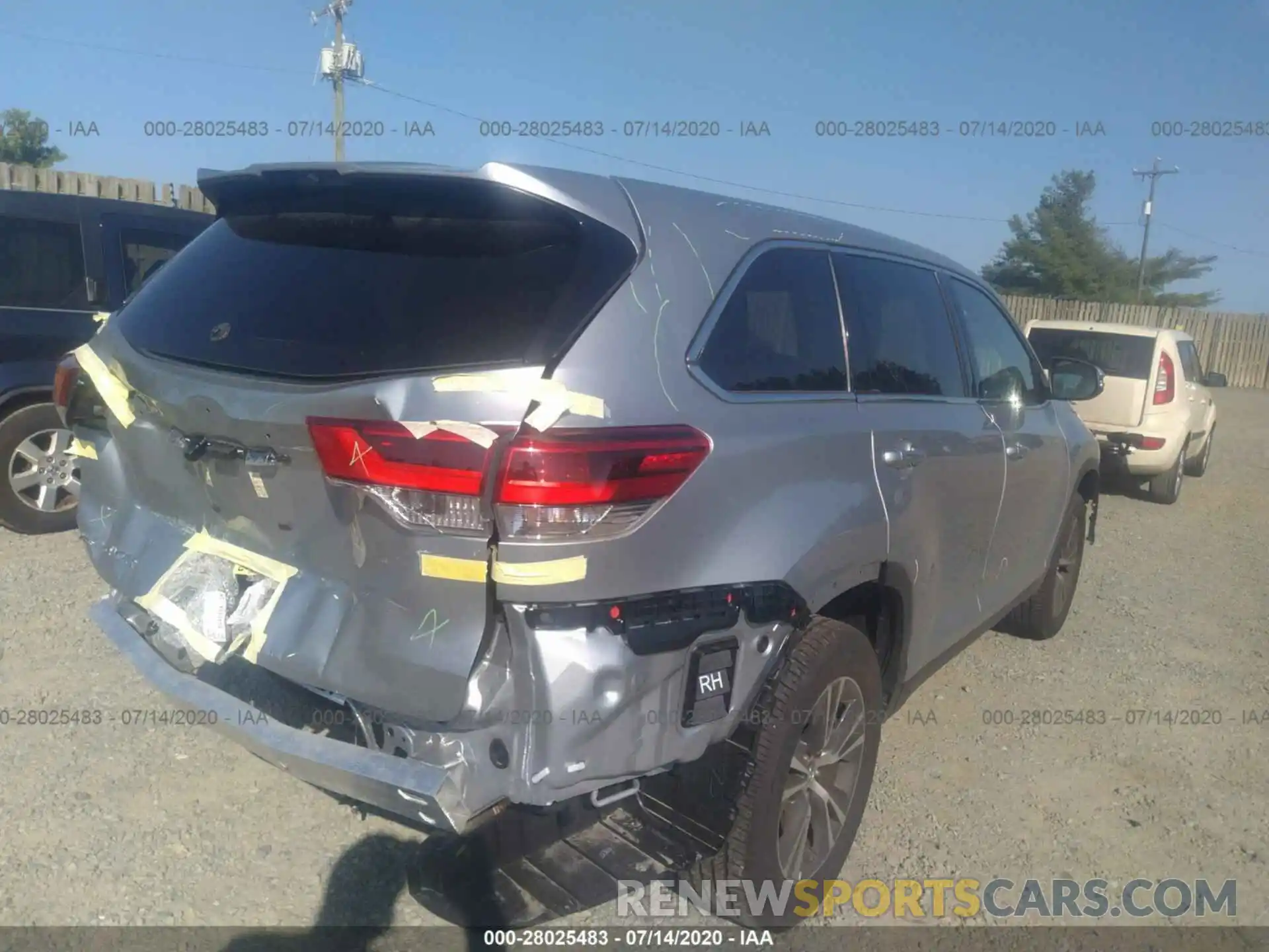 4 Фотография поврежденного автомобиля 5TDZARFH8KS058122 TOYOTA HIGHLANDER 2019