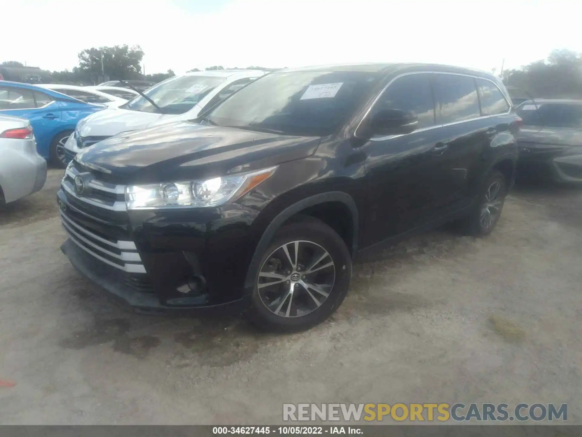 2 Photograph of a damaged car 5TDZARFH8KS058279 TOYOTA HIGHLANDER 2019