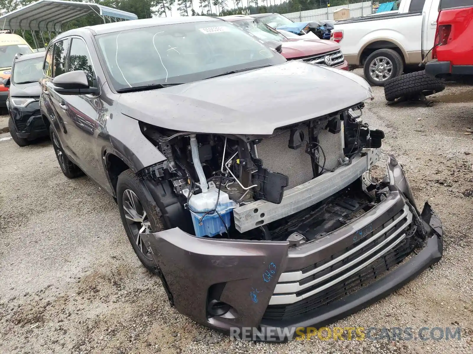 1 Photograph of a damaged car 5TDZARFH8KS061327 TOYOTA HIGHLANDER 2019