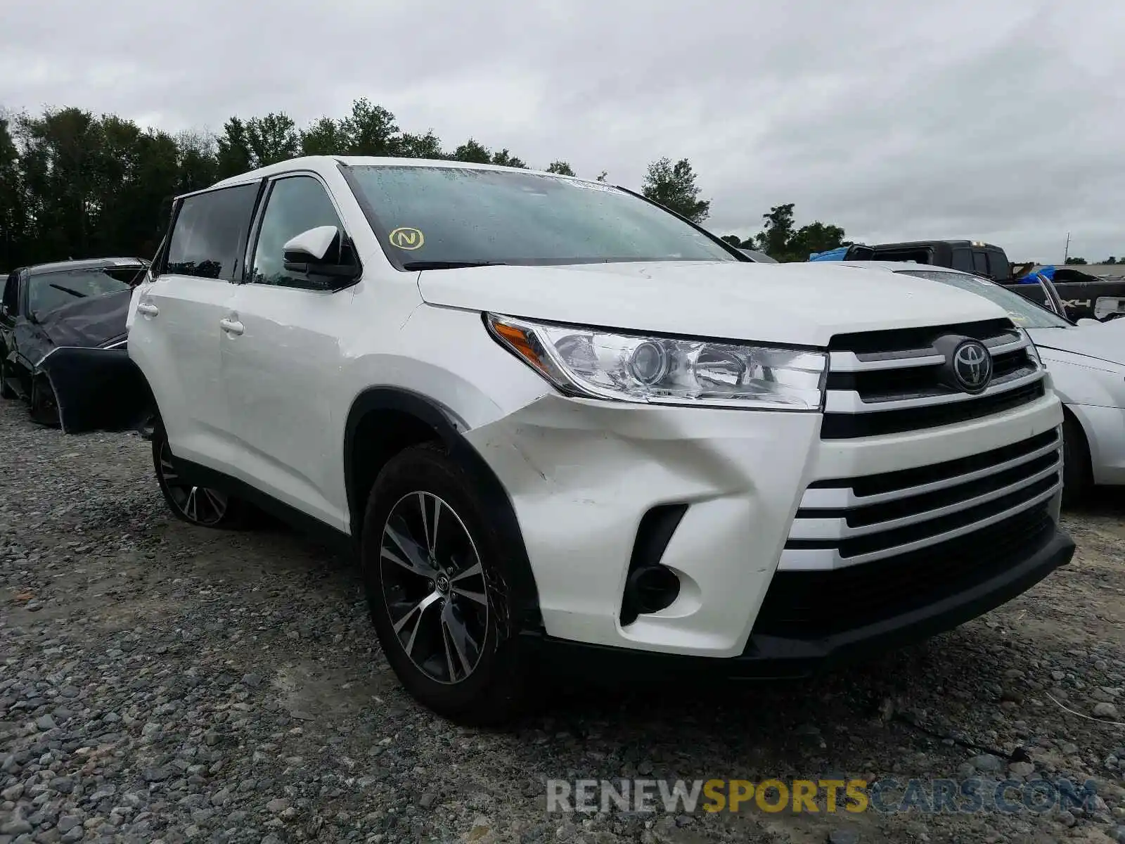 1 Photograph of a damaged car 5TDZARFH9KS042754 TOYOTA HIGHLANDER 2019