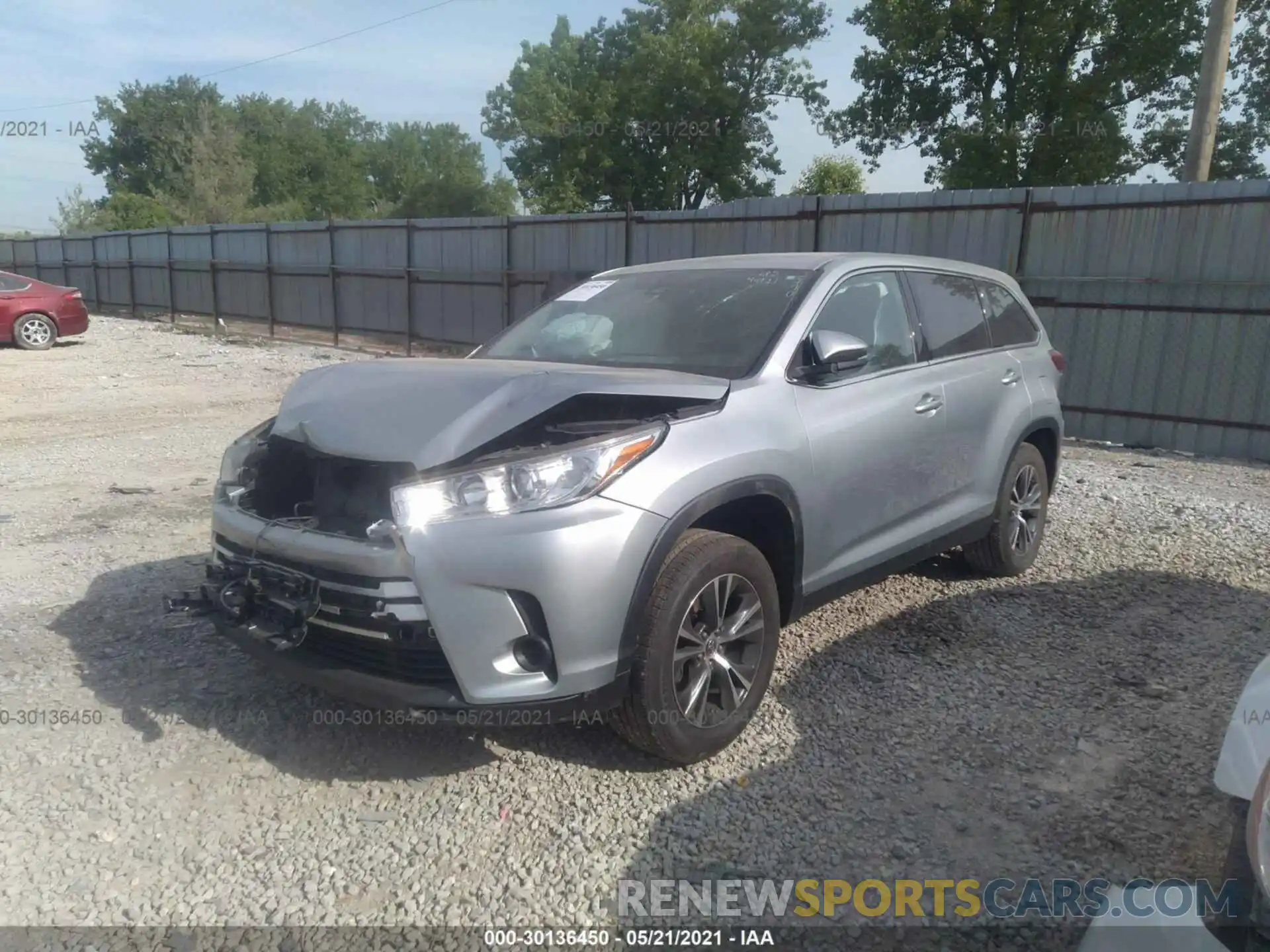 2 Photograph of a damaged car 5TDZARFH9KS043290 TOYOTA HIGHLANDER 2019