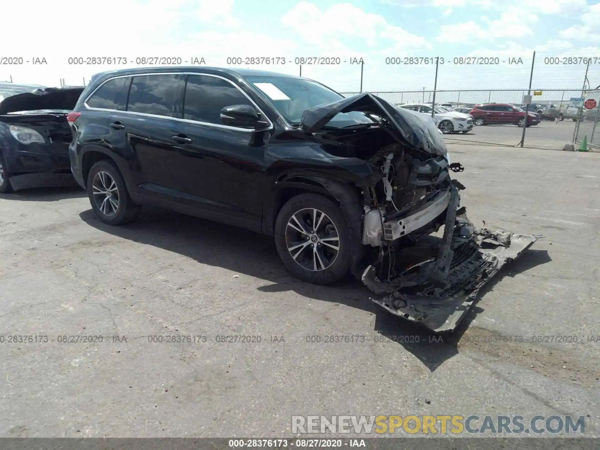 1 Photograph of a damaged car 5TDZARFH9KS043466 TOYOTA HIGHLANDER 2019