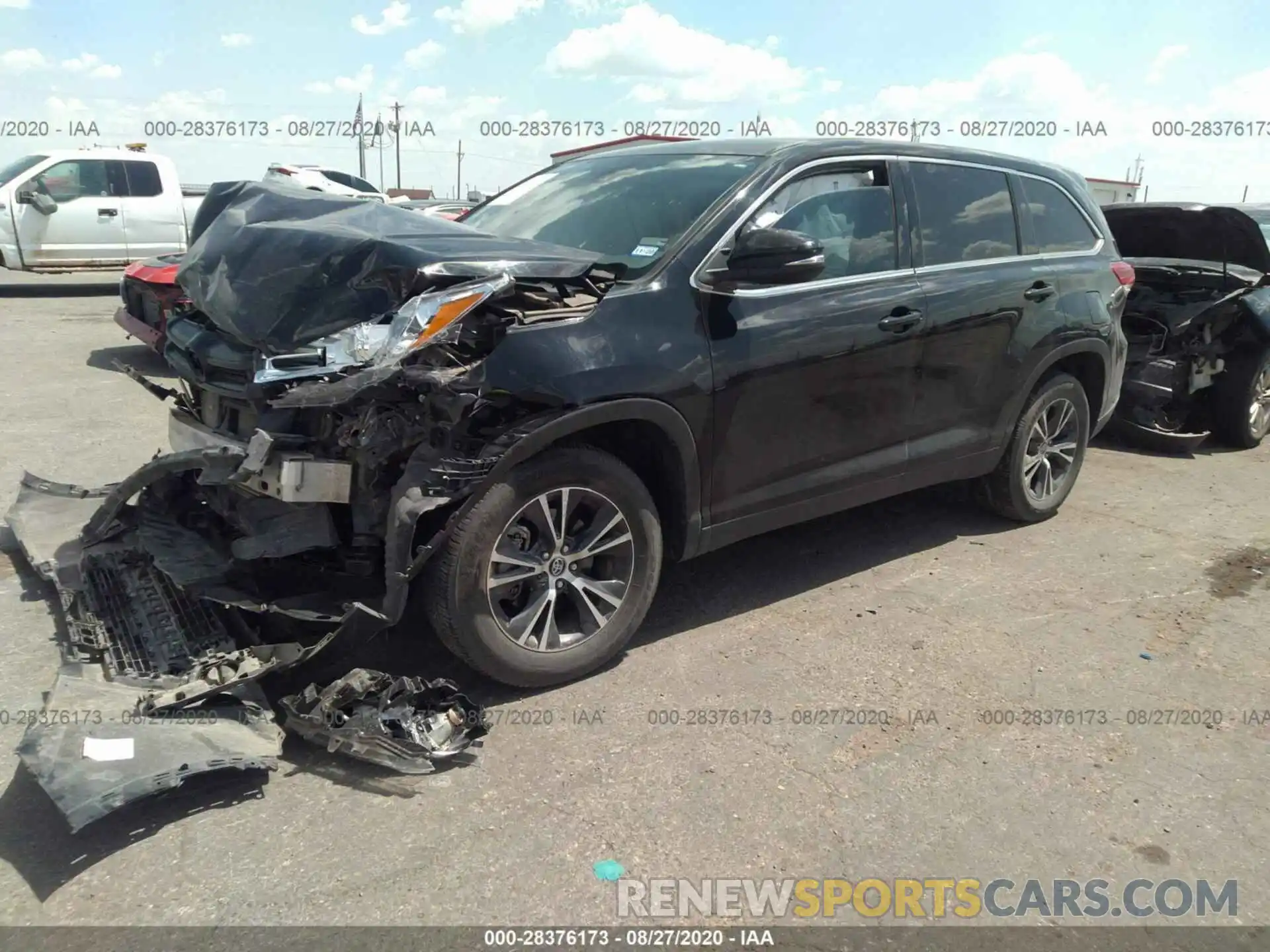 2 Photograph of a damaged car 5TDZARFH9KS043466 TOYOTA HIGHLANDER 2019