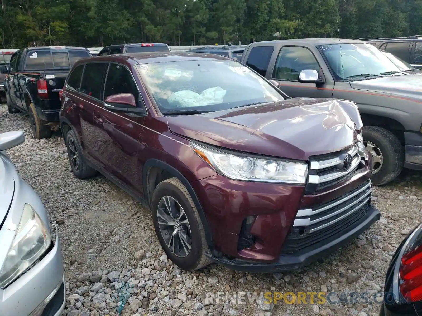 1 Photograph of a damaged car 5TDZARFH9KS043564 TOYOTA HIGHLANDER 2019