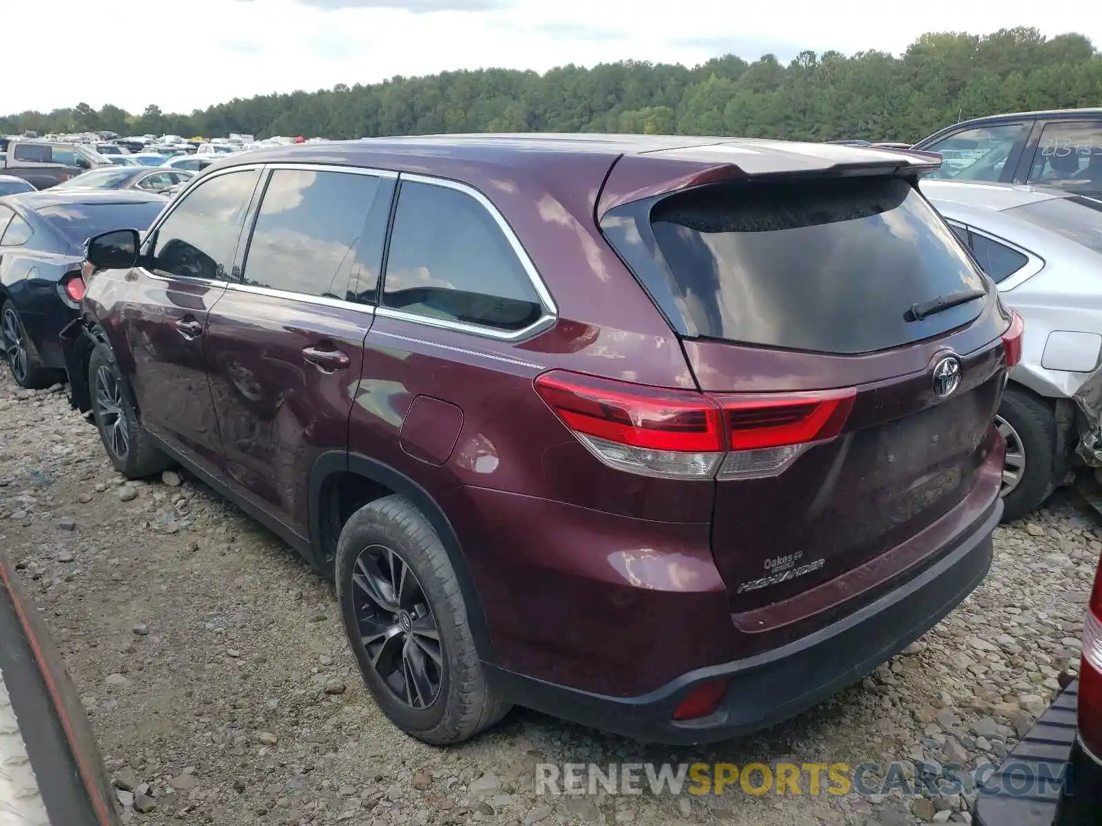 3 Photograph of a damaged car 5TDZARFH9KS043564 TOYOTA HIGHLANDER 2019