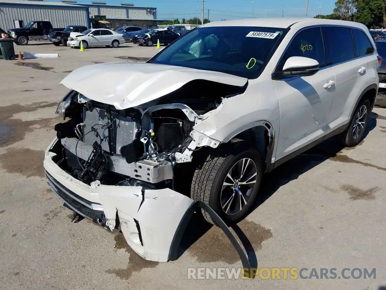 2 Photograph of a damaged car 5TDZARFH9KS044469 TOYOTA HIGHLANDER 2019