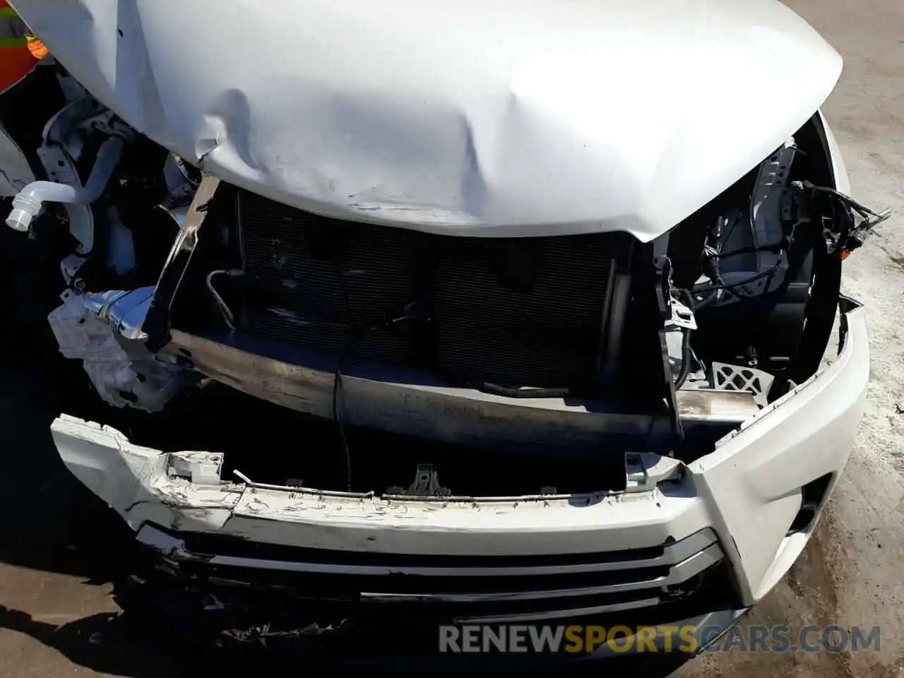 7 Photograph of a damaged car 5TDZARFH9KS045797 TOYOTA HIGHLANDER 2019