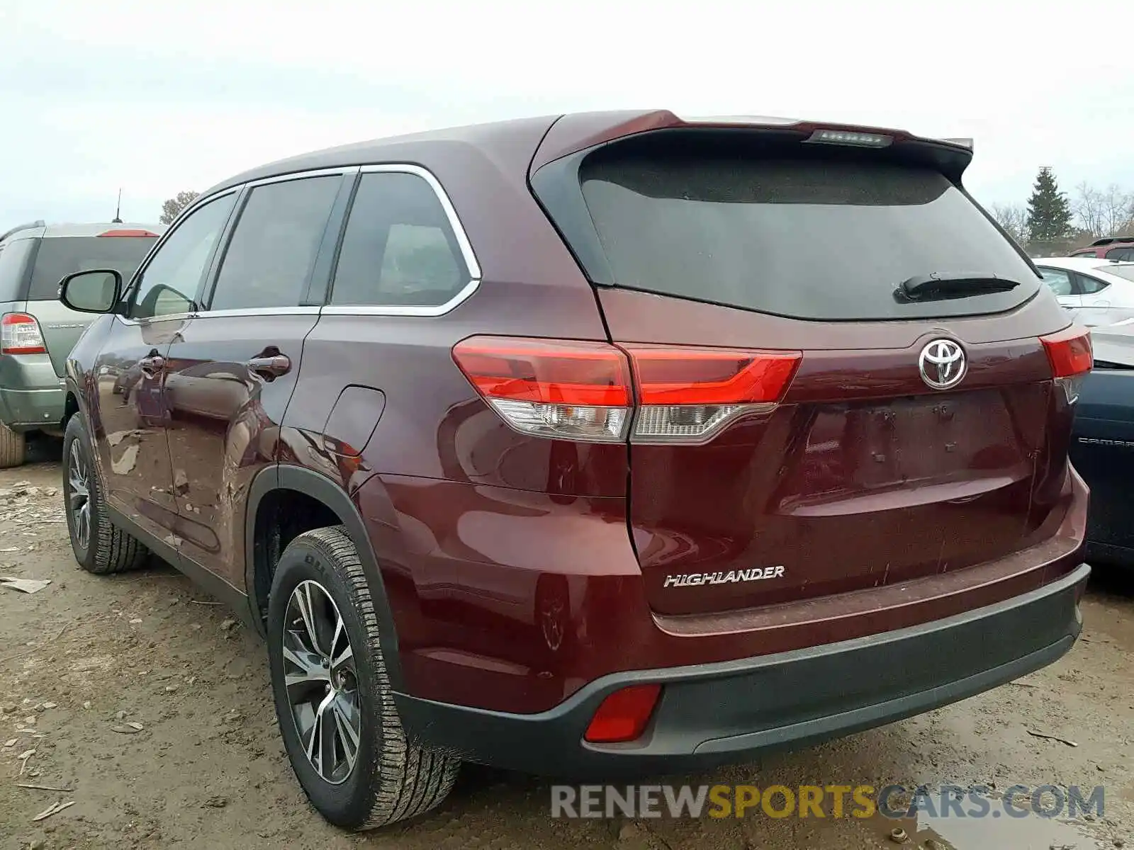 3 Photograph of a damaged car 5TDZARFH9KS046769 TOYOTA HIGHLANDER 2019