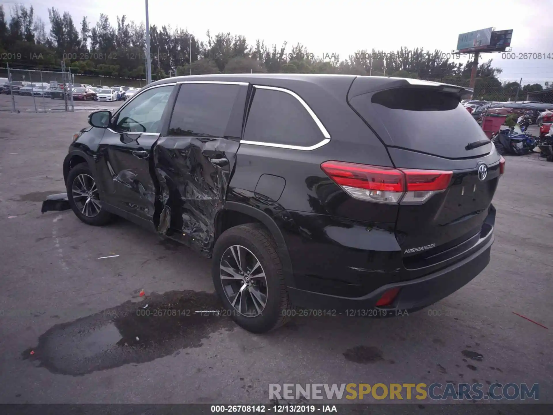 3 Photograph of a damaged car 5TDZARFH9KS046867 TOYOTA HIGHLANDER 2019