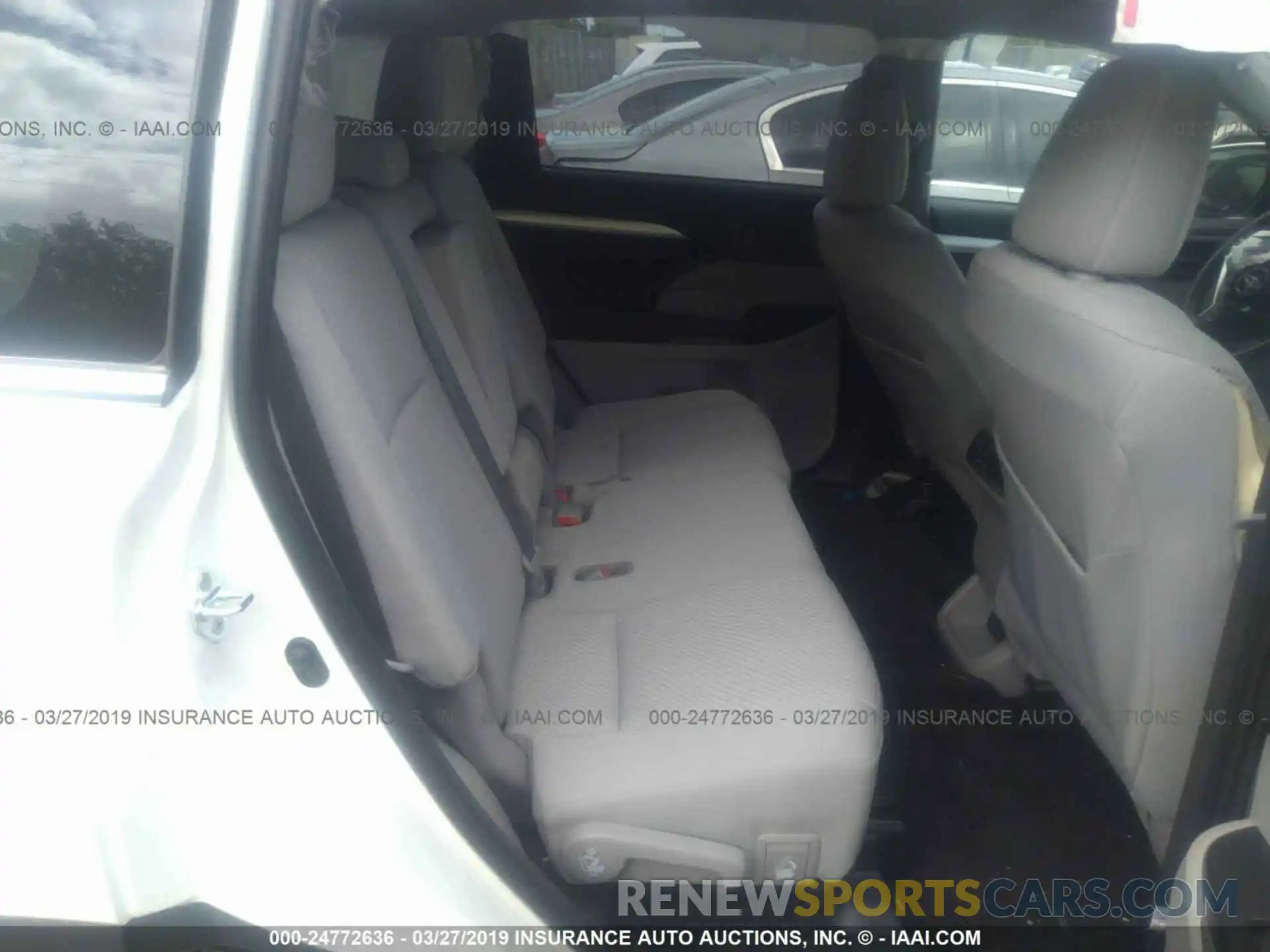 8 Photograph of a damaged car 5TDZARFH9KS046934 TOYOTA HIGHLANDER 2019