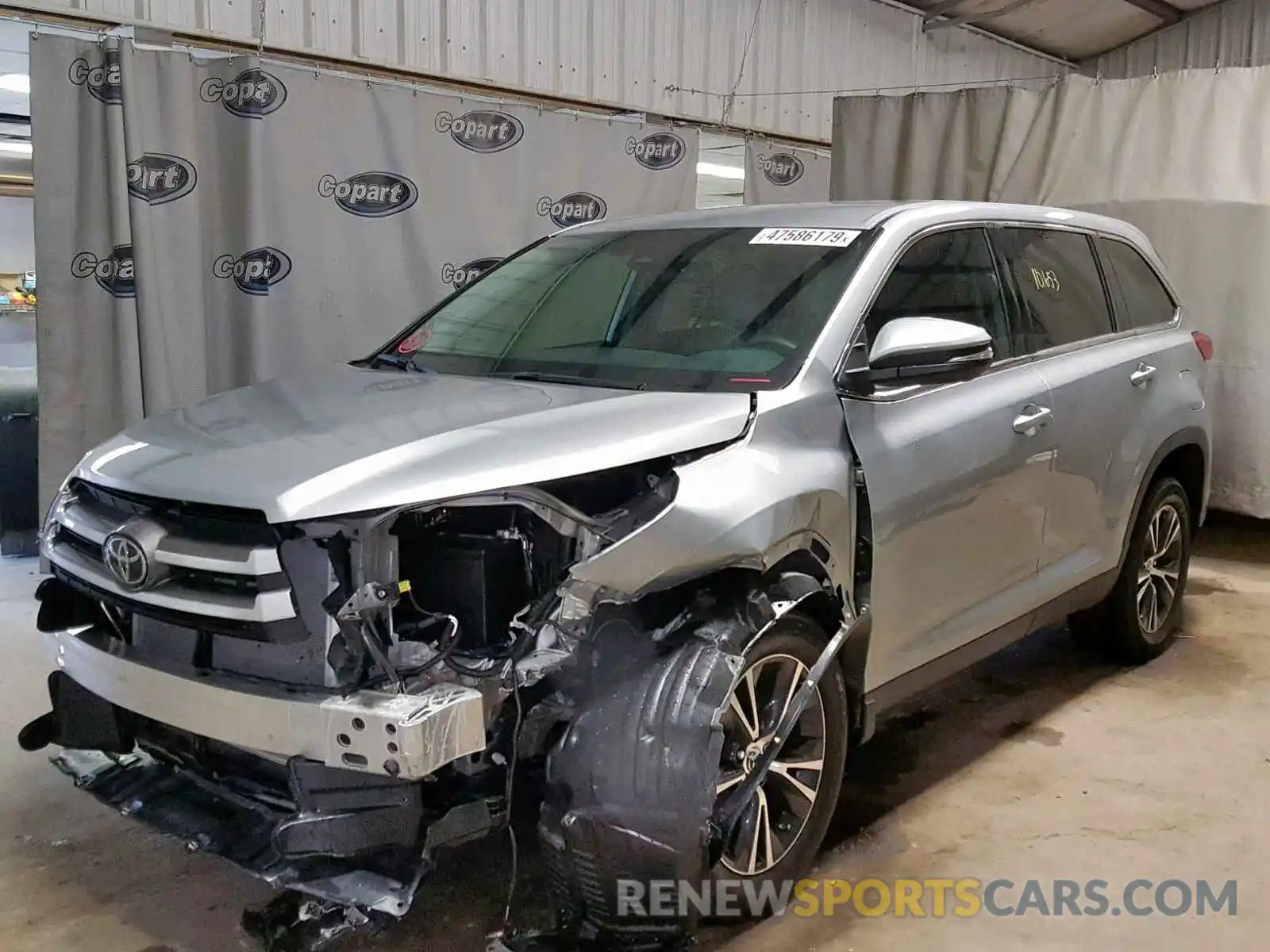 2 Photograph of a damaged car 5TDZARFH9KS048232 TOYOTA HIGHLANDER 2019