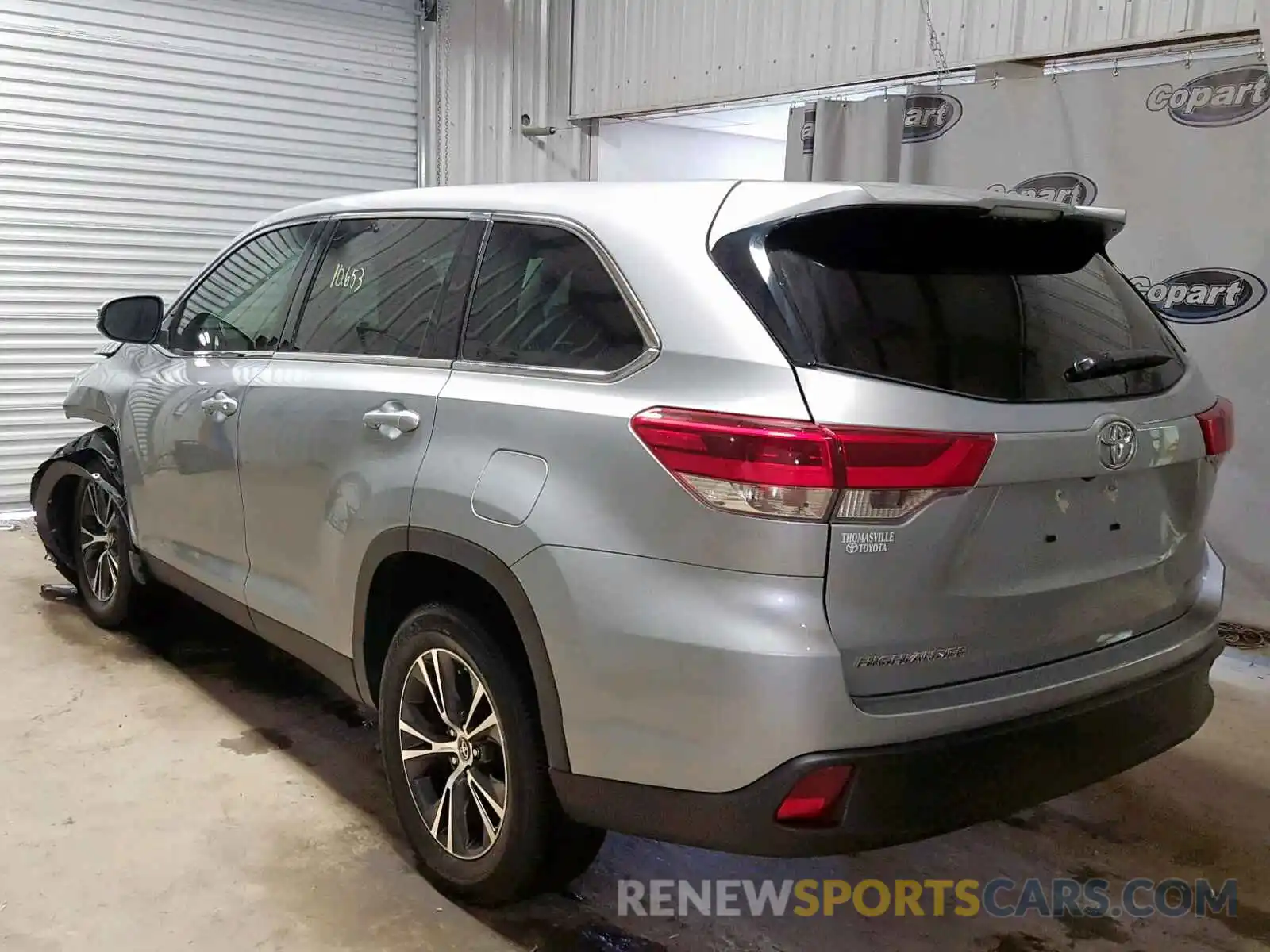 3 Photograph of a damaged car 5TDZARFH9KS048232 TOYOTA HIGHLANDER 2019