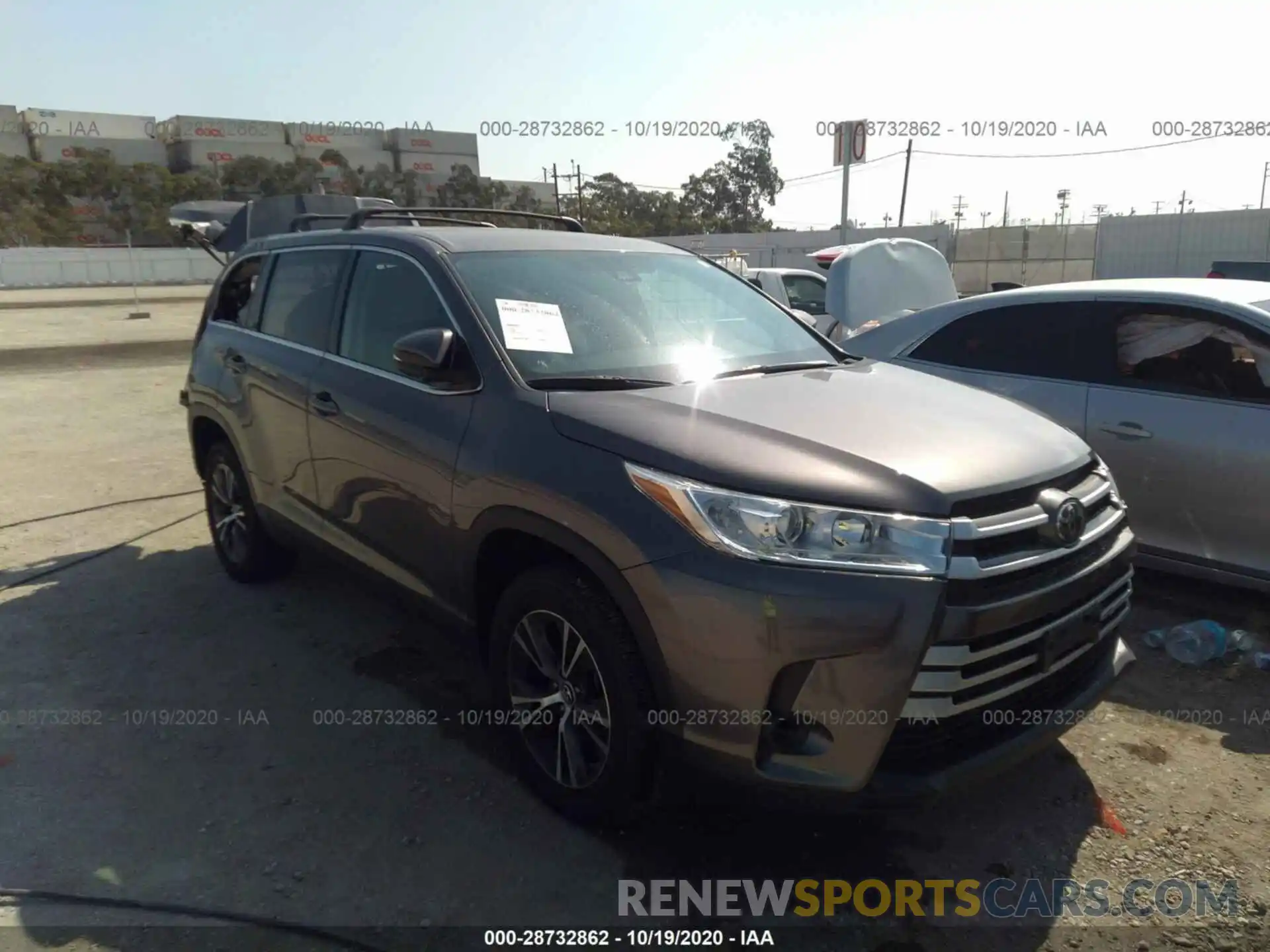 1 Photograph of a damaged car 5TDZARFH9KS049252 TOYOTA HIGHLANDER 2019