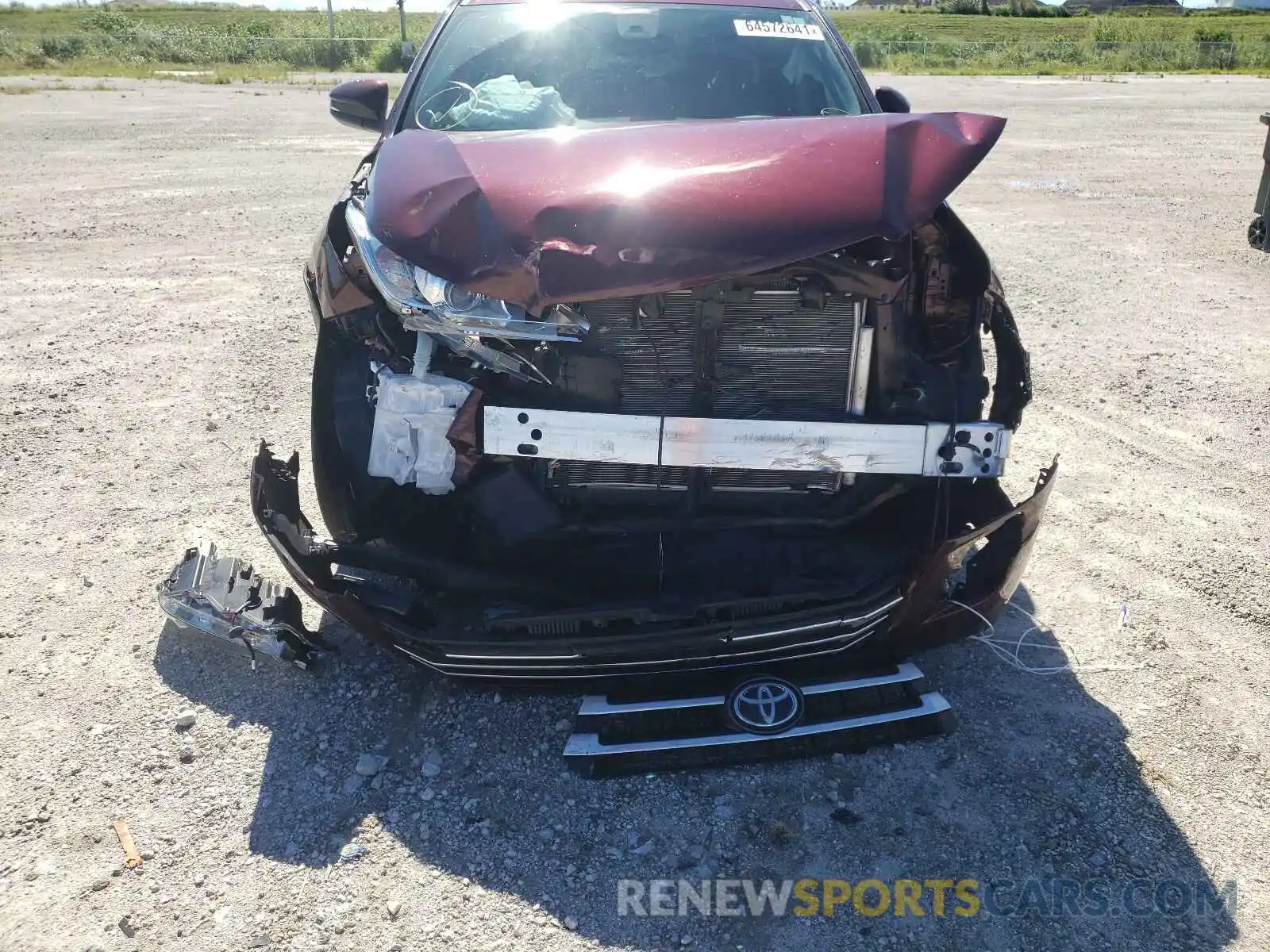 9 Photograph of a damaged car 5TDZARFH9KS049509 TOYOTA HIGHLANDER 2019