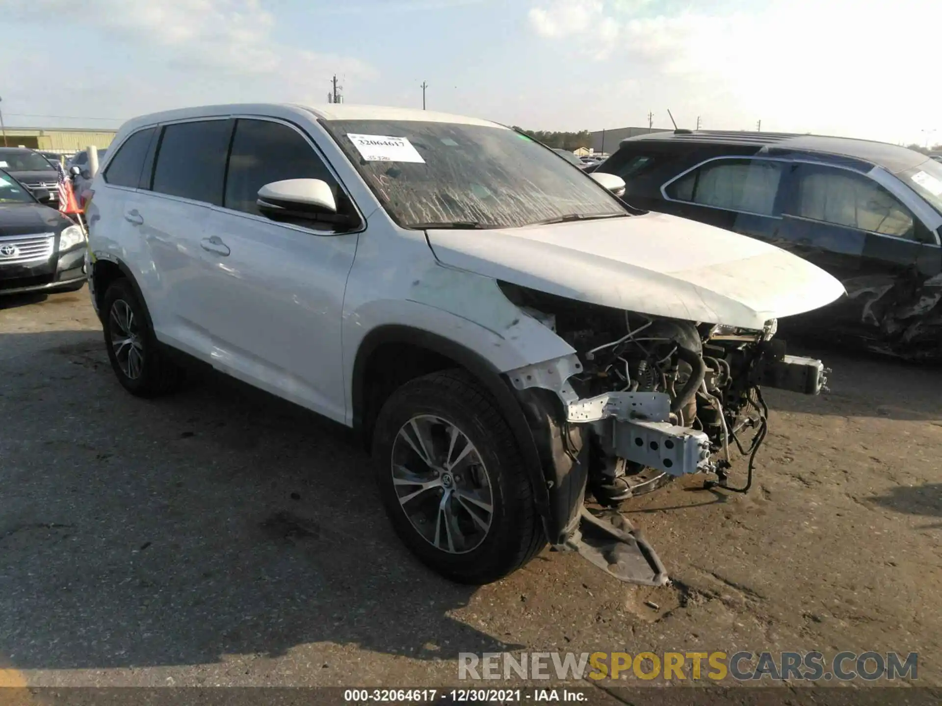 1 Фотография поврежденного автомобиля 5TDZARFH9KS051065 TOYOTA HIGHLANDER 2019