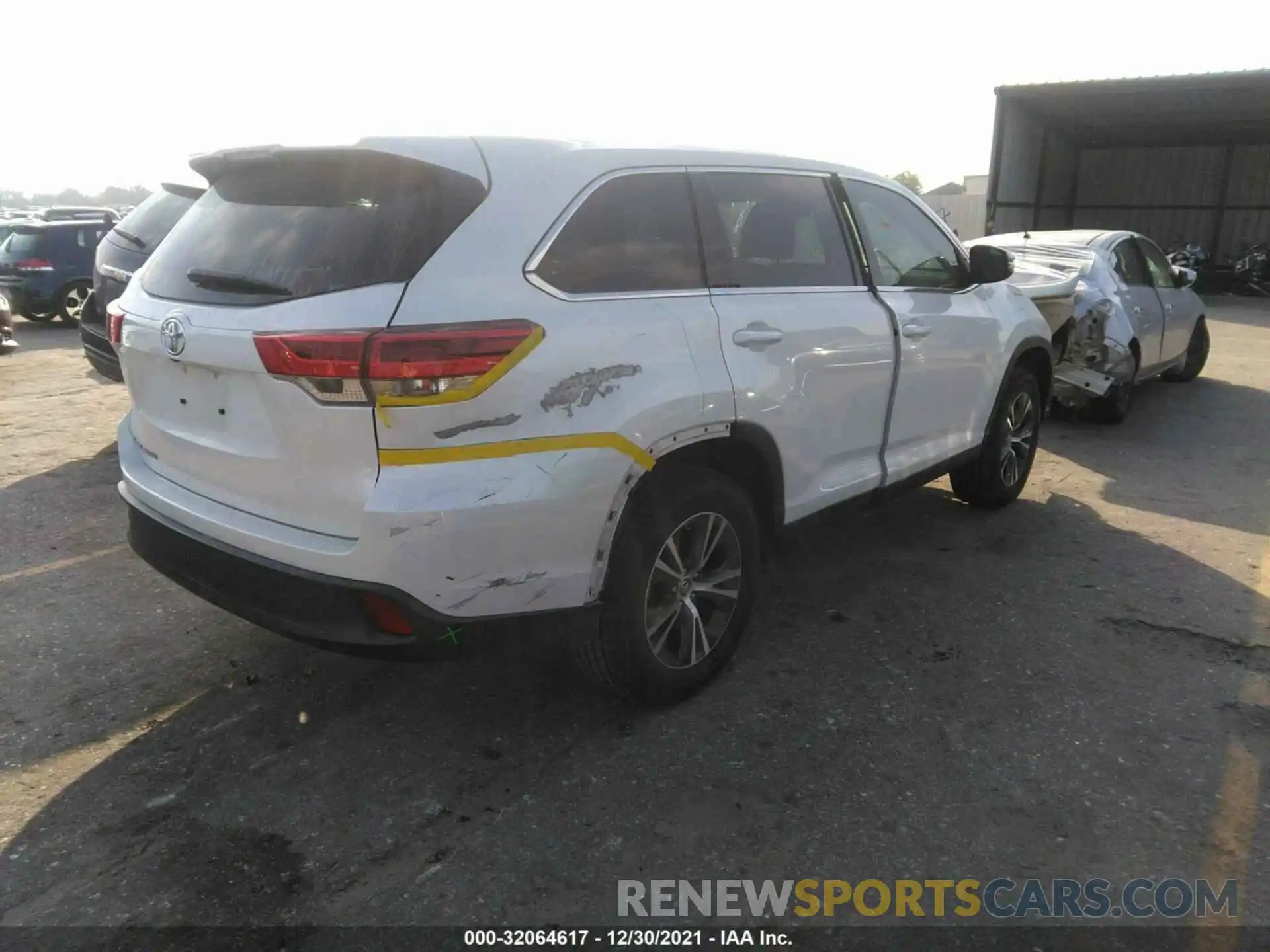 4 Фотография поврежденного автомобиля 5TDZARFH9KS051065 TOYOTA HIGHLANDER 2019