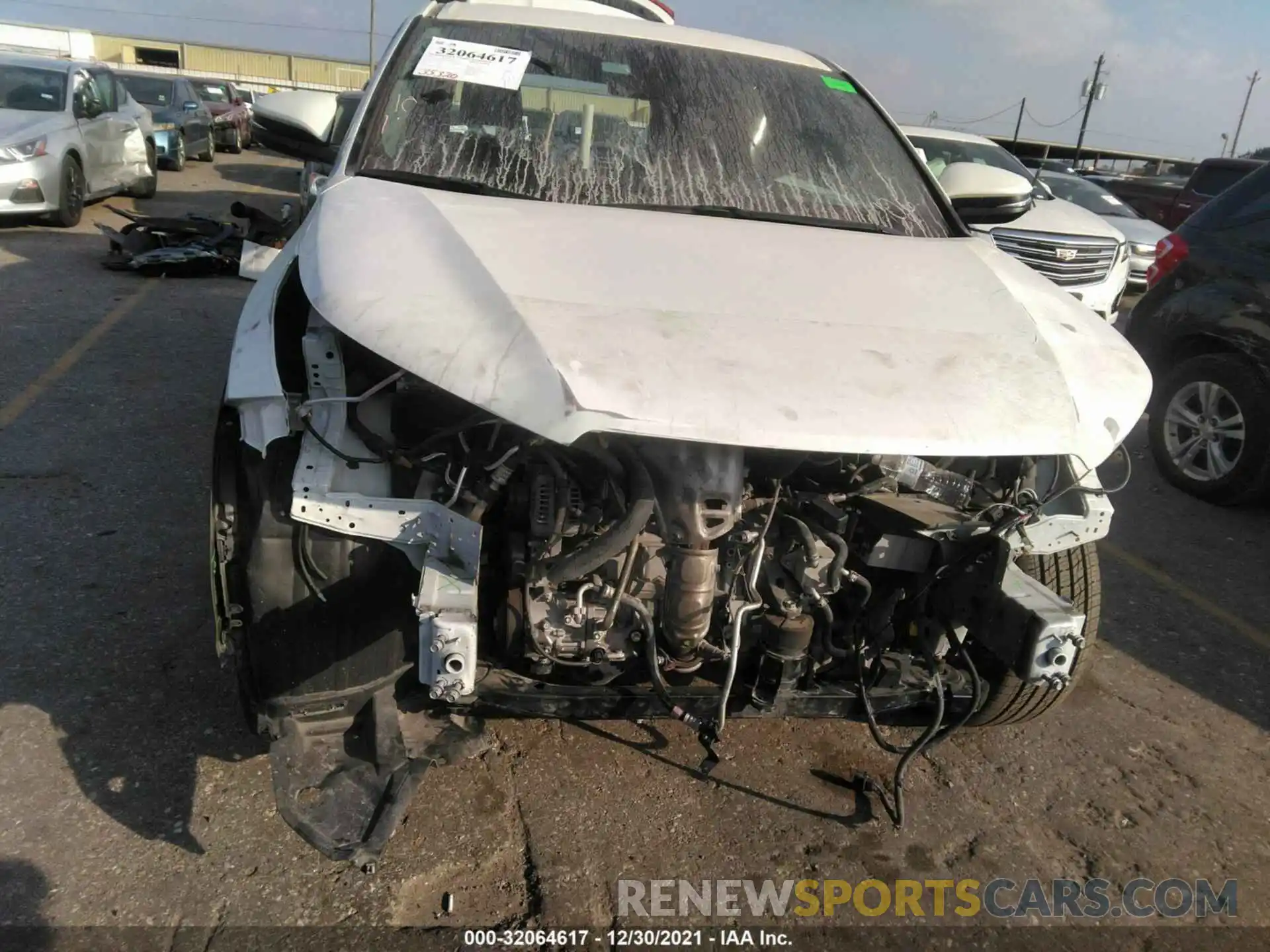 6 Photograph of a damaged car 5TDZARFH9KS051065 TOYOTA HIGHLANDER 2019