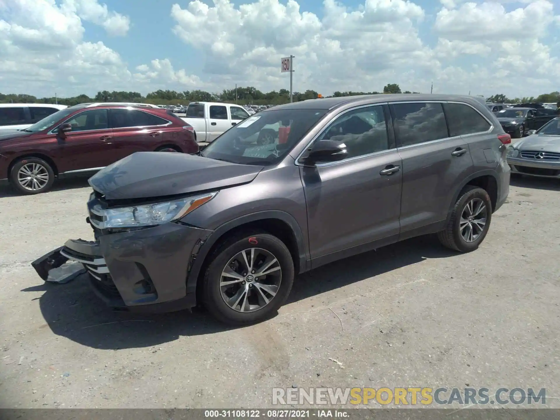 2 Photograph of a damaged car 5TDZARFH9KS051583 TOYOTA HIGHLANDER 2019