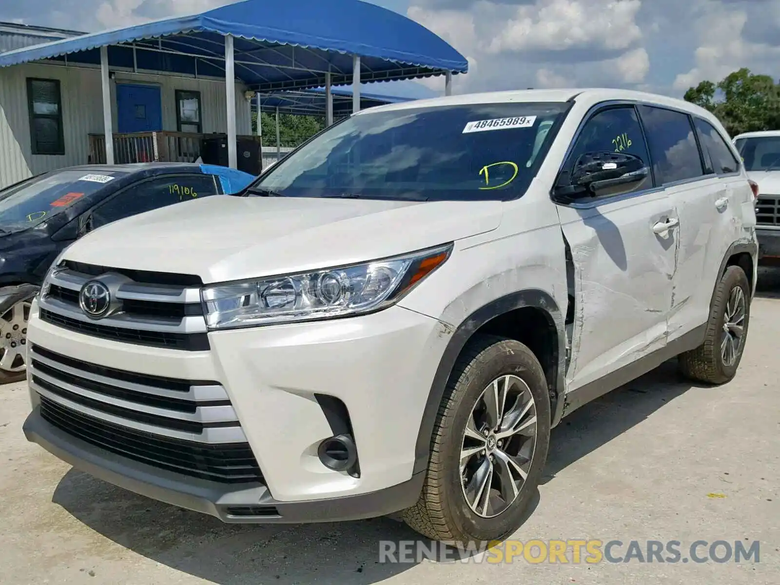 2 Photograph of a damaged car 5TDZARFH9KS051616 TOYOTA HIGHLANDER 2019