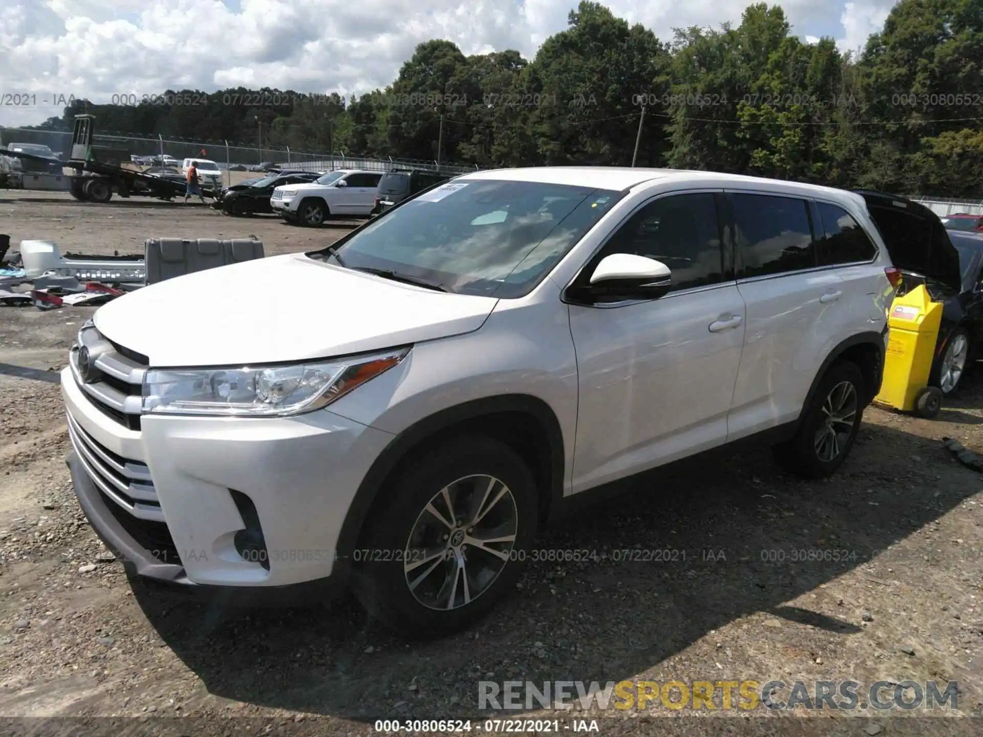 2 Photograph of a damaged car 5TDZARFH9KS051759 TOYOTA HIGHLANDER 2019