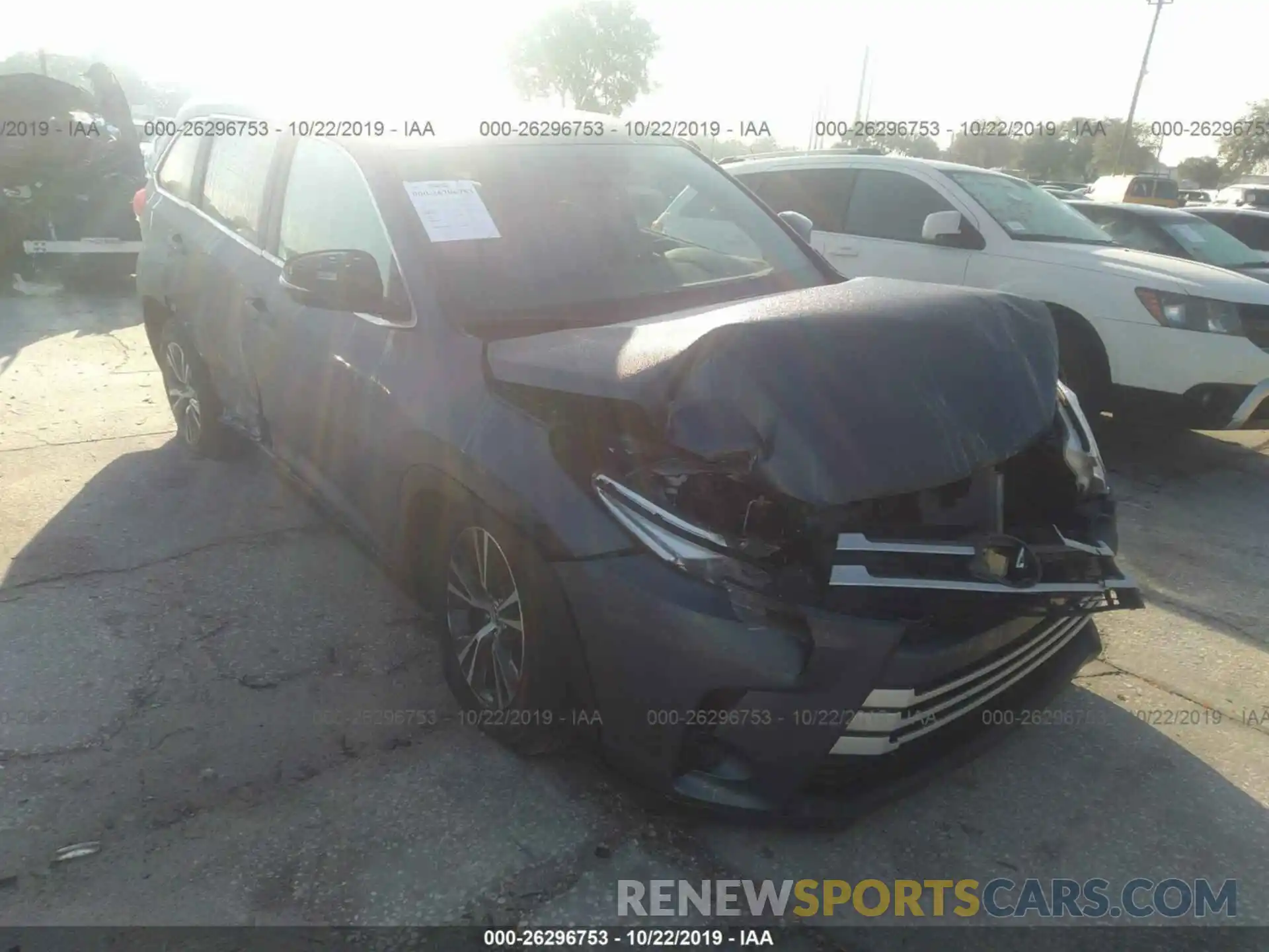 1 Photograph of a damaged car 5TDZARFH9KS052975 TOYOTA HIGHLANDER 2019