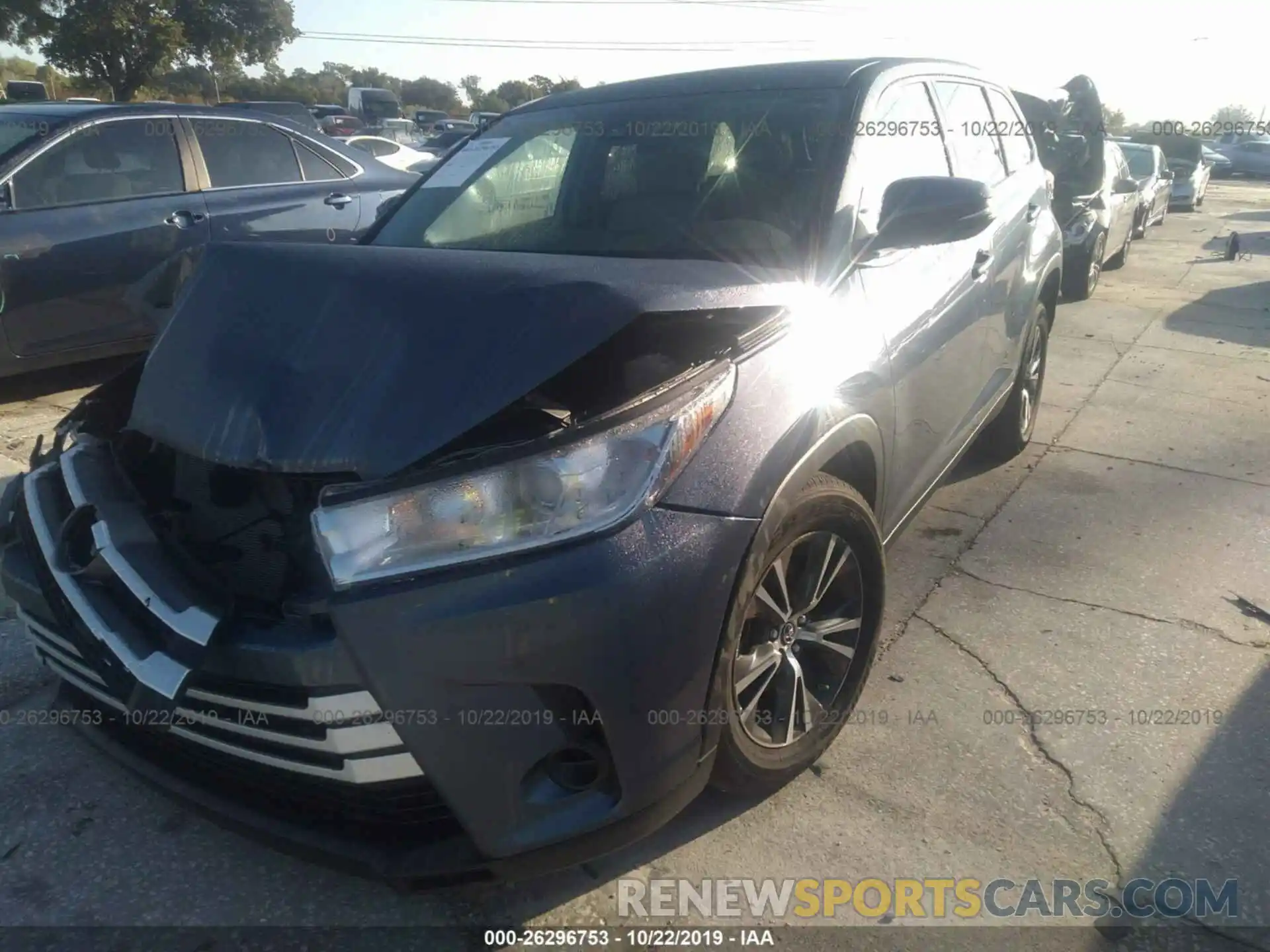 2 Photograph of a damaged car 5TDZARFH9KS052975 TOYOTA HIGHLANDER 2019