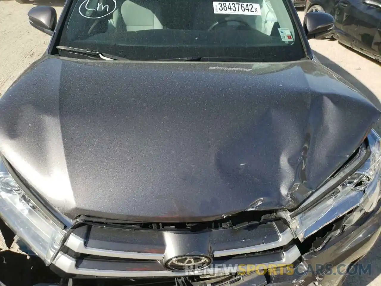 7 Photograph of a damaged car 5TDZARFH9KS053138 TOYOTA HIGHLANDER 2019