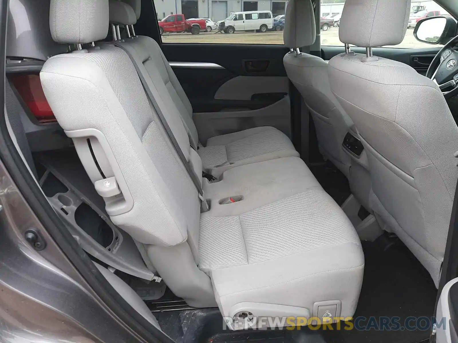 6 Фотография поврежденного автомобиля 5TDZARFH9KS053852 TOYOTA HIGHLANDER 2019