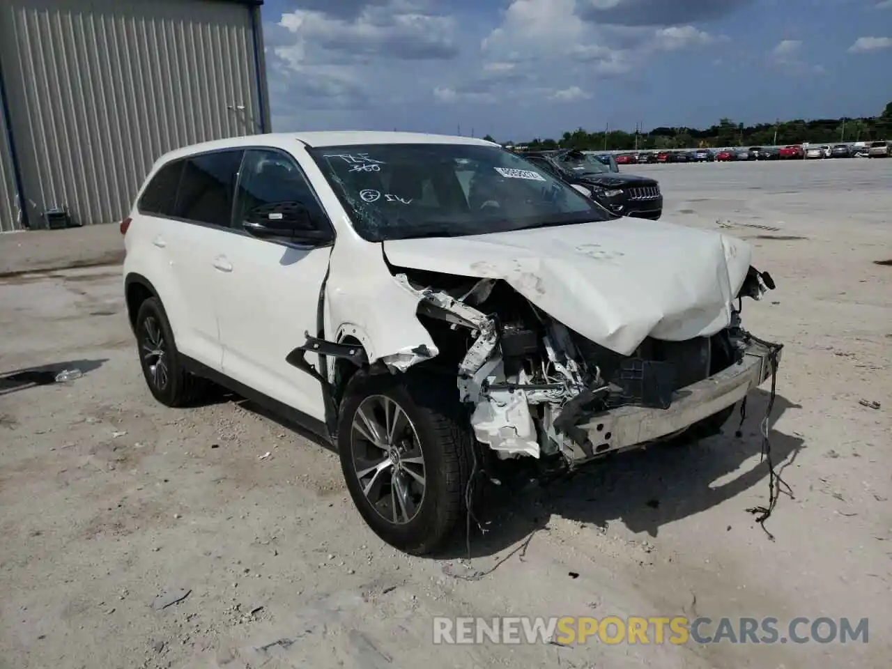 1 Photograph of a damaged car 5TDZARFH9KS055102 TOYOTA HIGHLANDER 2019