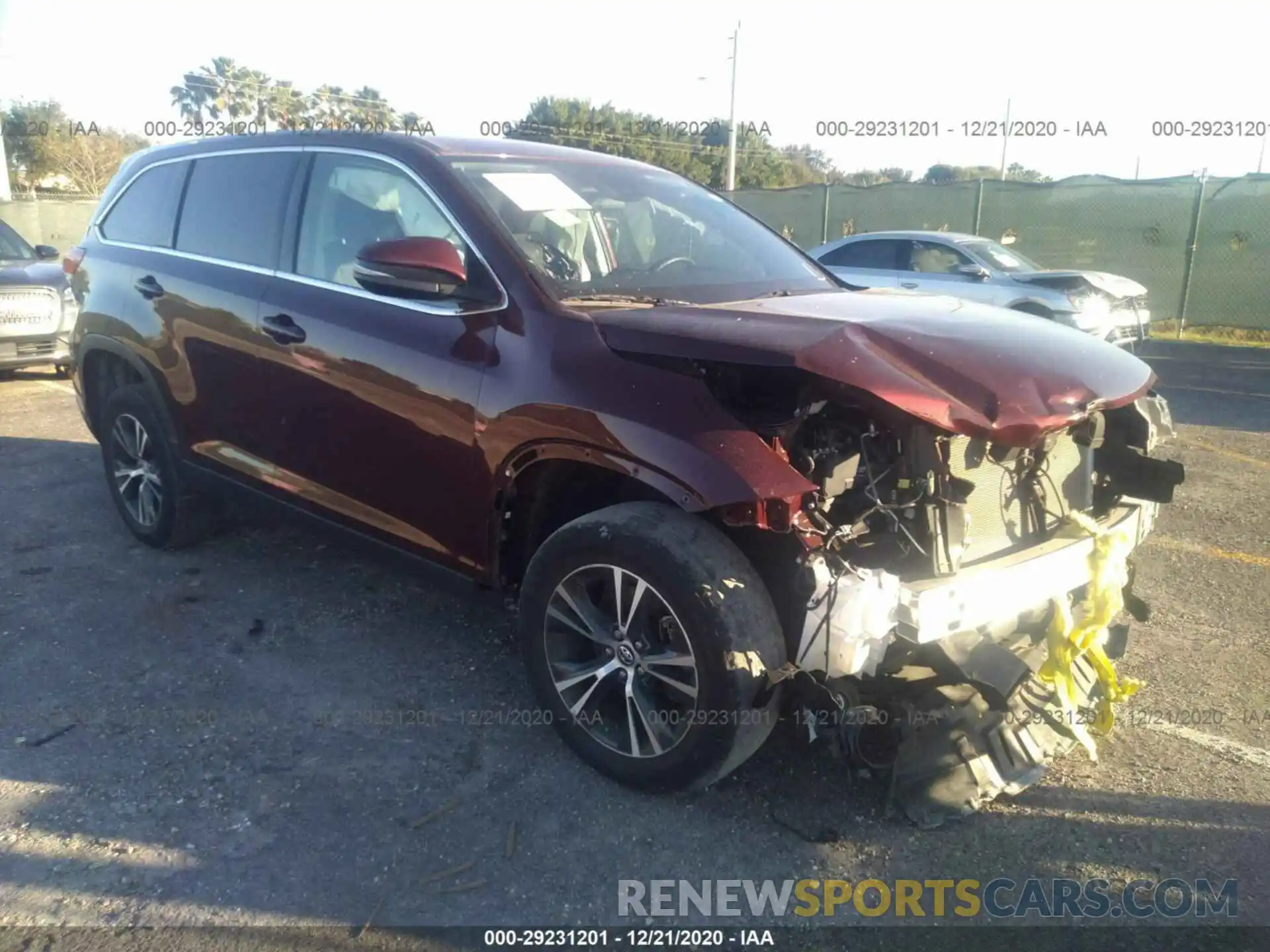 1 Photograph of a damaged car 5TDZARFH9KS056900 TOYOTA HIGHLANDER 2019