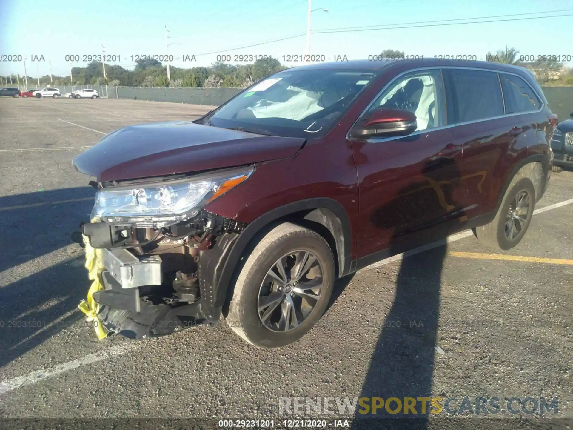 2 Photograph of a damaged car 5TDZARFH9KS056900 TOYOTA HIGHLANDER 2019