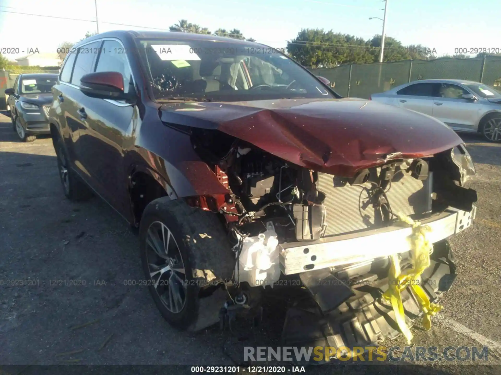 6 Photograph of a damaged car 5TDZARFH9KS056900 TOYOTA HIGHLANDER 2019