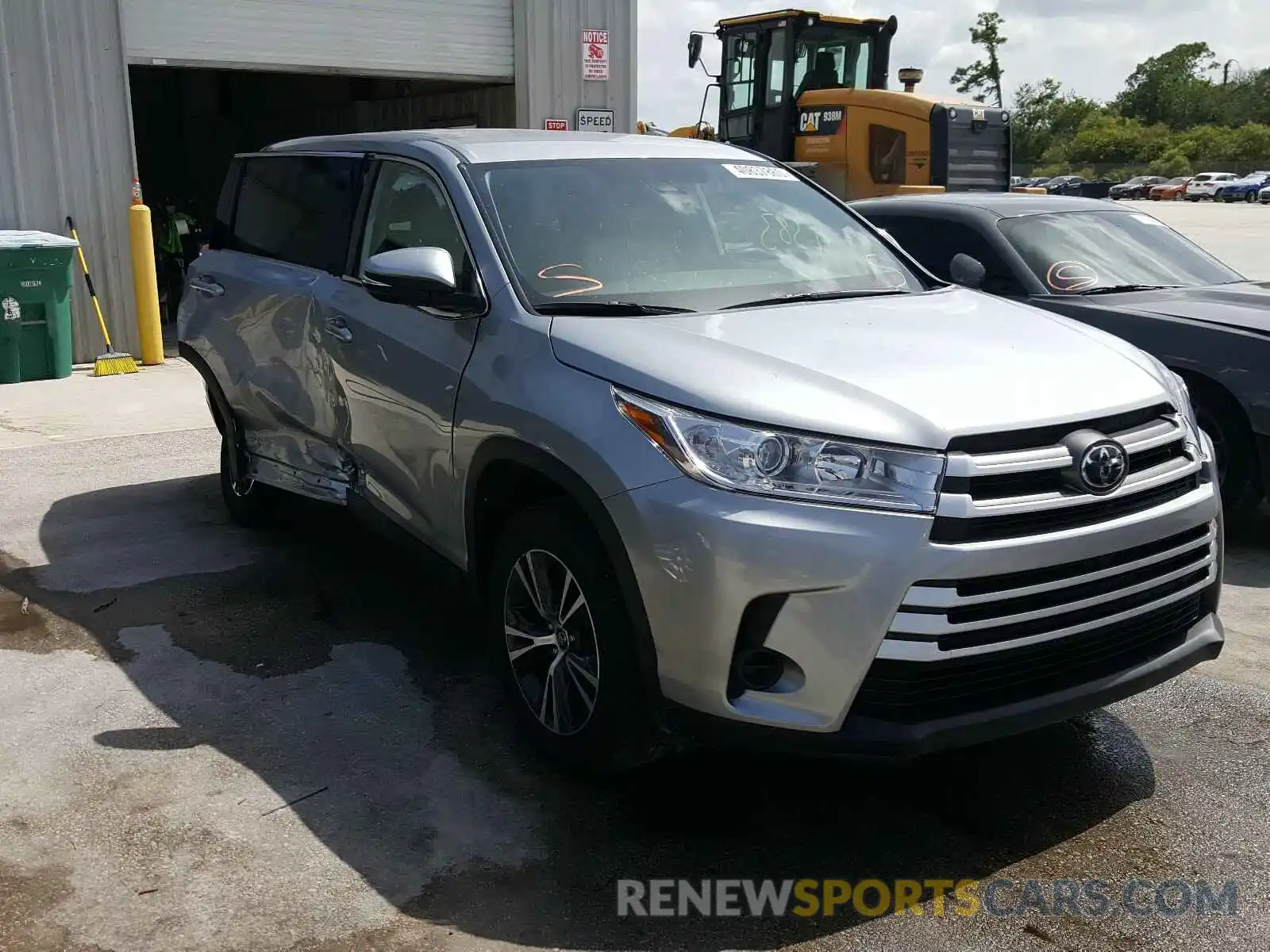 1 Photograph of a damaged car 5TDZARFH9KS057805 TOYOTA HIGHLANDER 2019