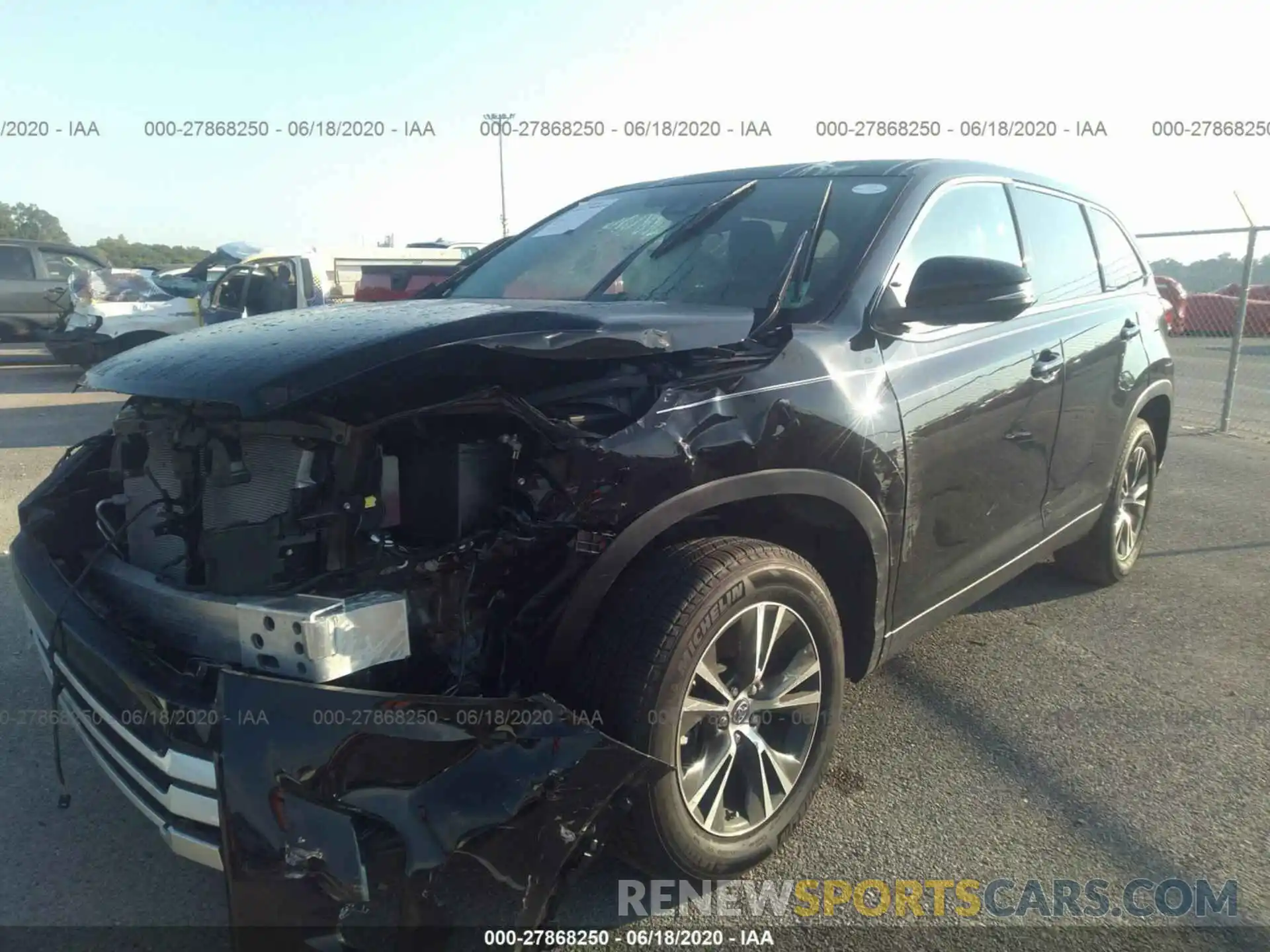 6 Photograph of a damaged car 5TDZARFH9KS057982 TOYOTA HIGHLANDER 2019