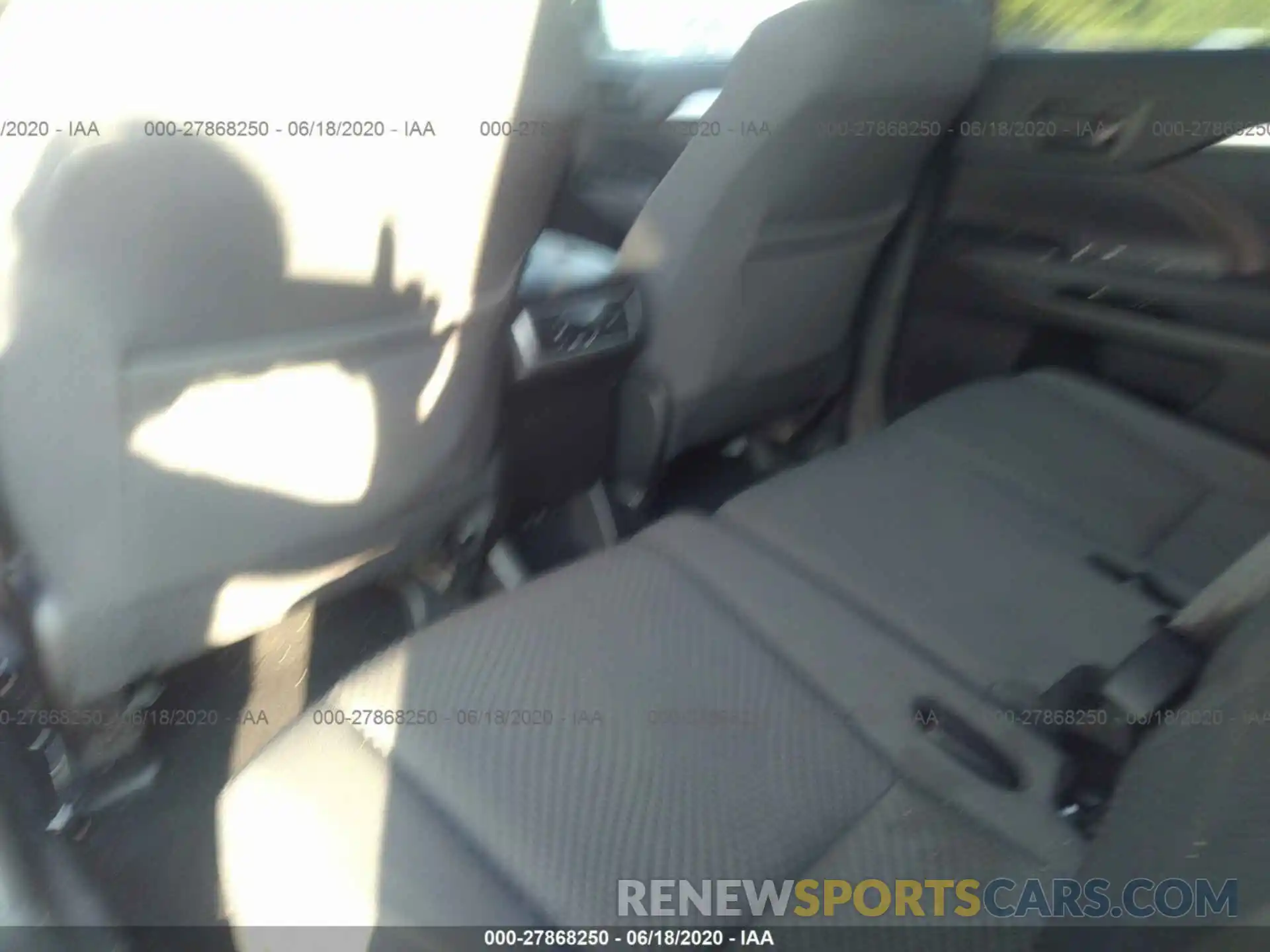 8 Photograph of a damaged car 5TDZARFH9KS057982 TOYOTA HIGHLANDER 2019