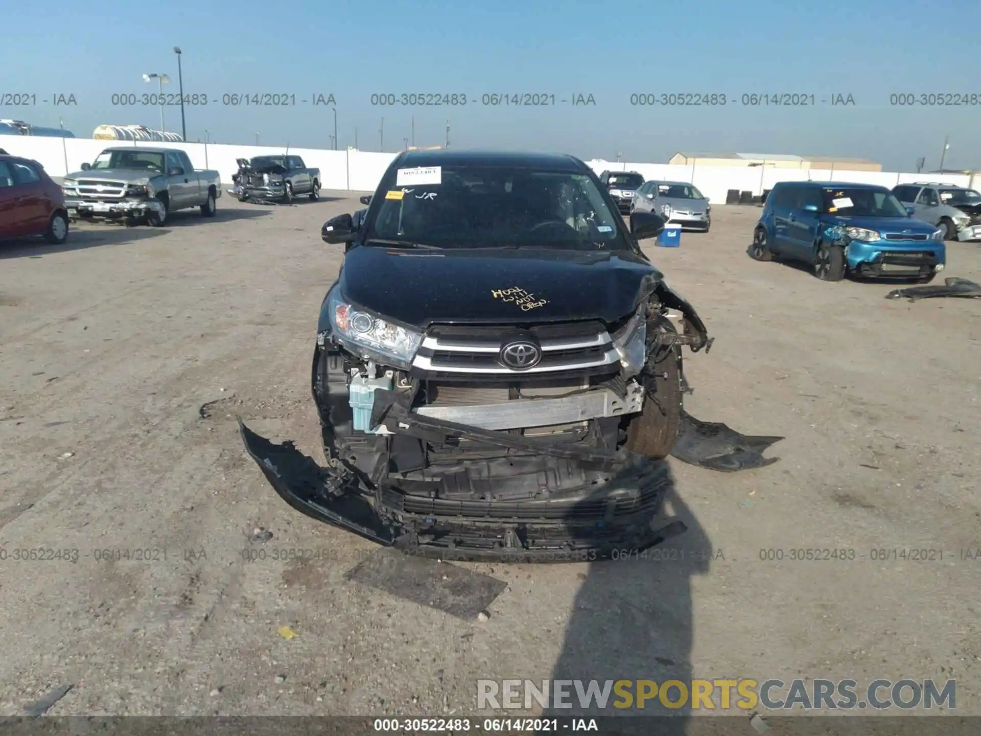 6 Photograph of a damaged car 5TDZARFH9KS058310 TOYOTA HIGHLANDER 2019