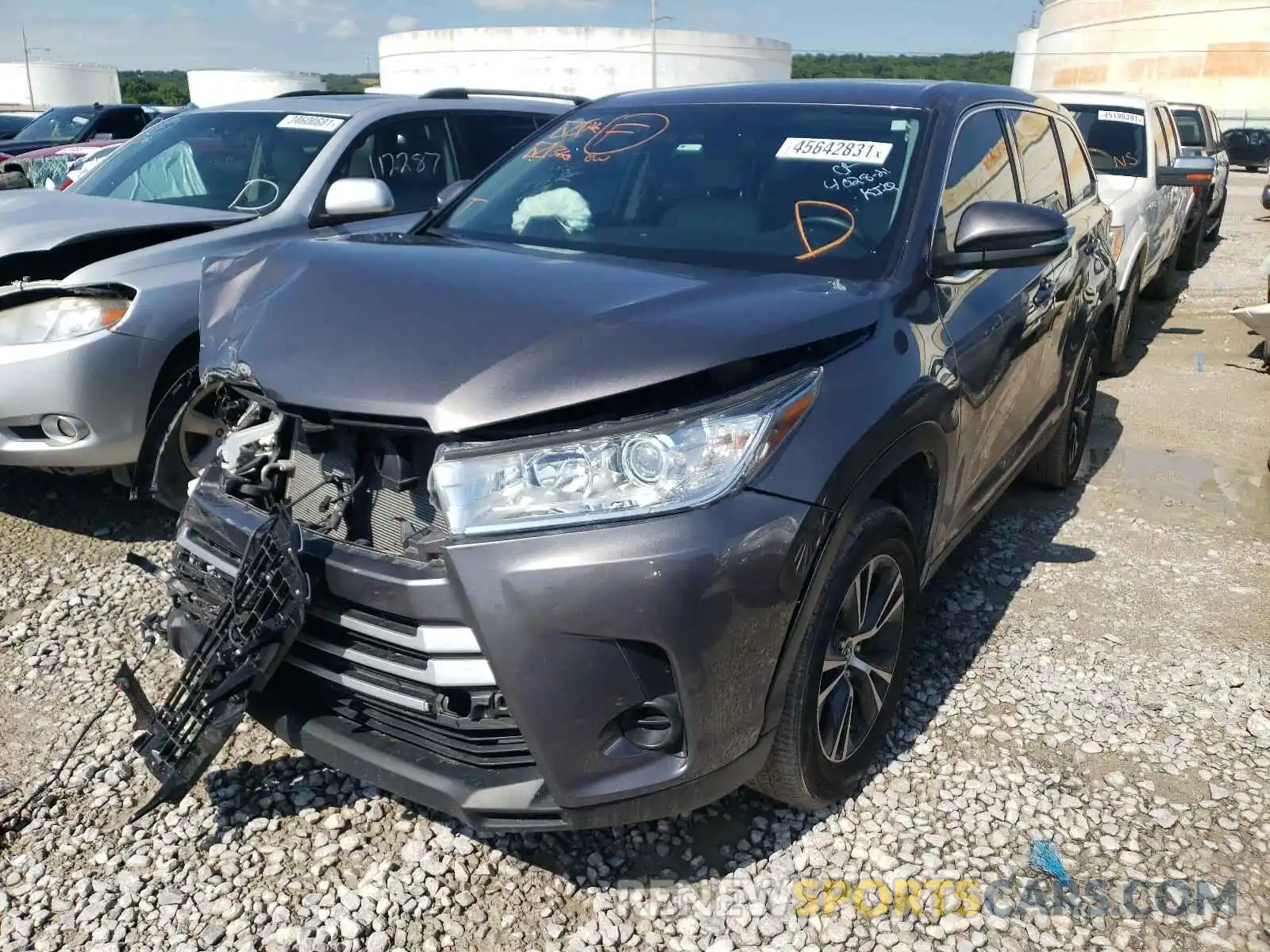 2 Фотография поврежденного автомобиля 5TDZARFH9KS059862 TOYOTA HIGHLANDER 2019