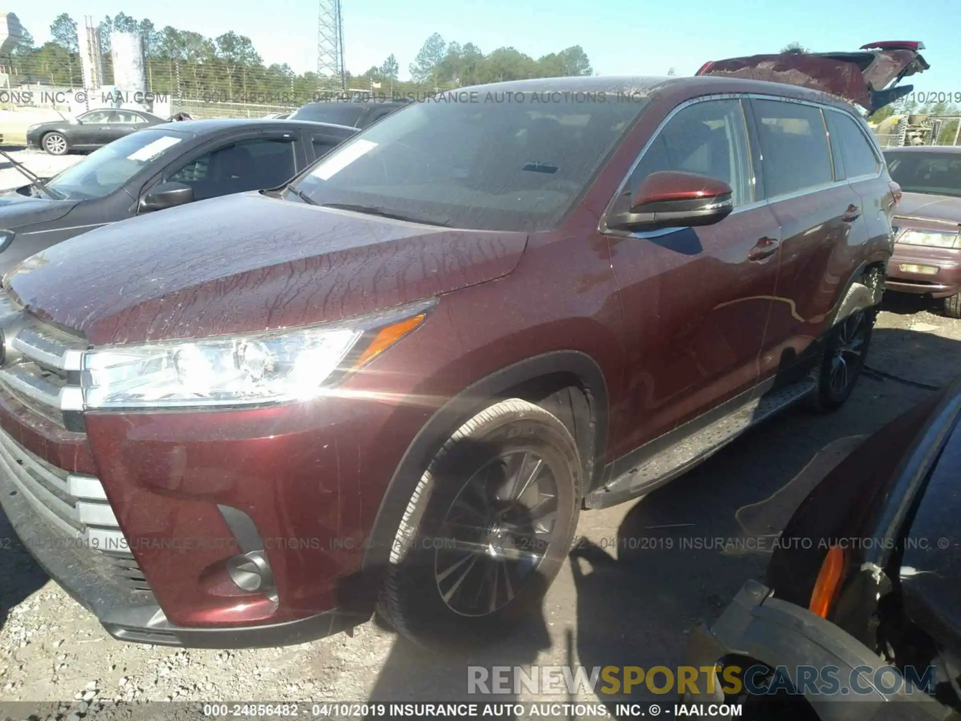 2 Photograph of a damaged car 5TDZARFHXKS042276 TOYOTA HIGHLANDER 2019