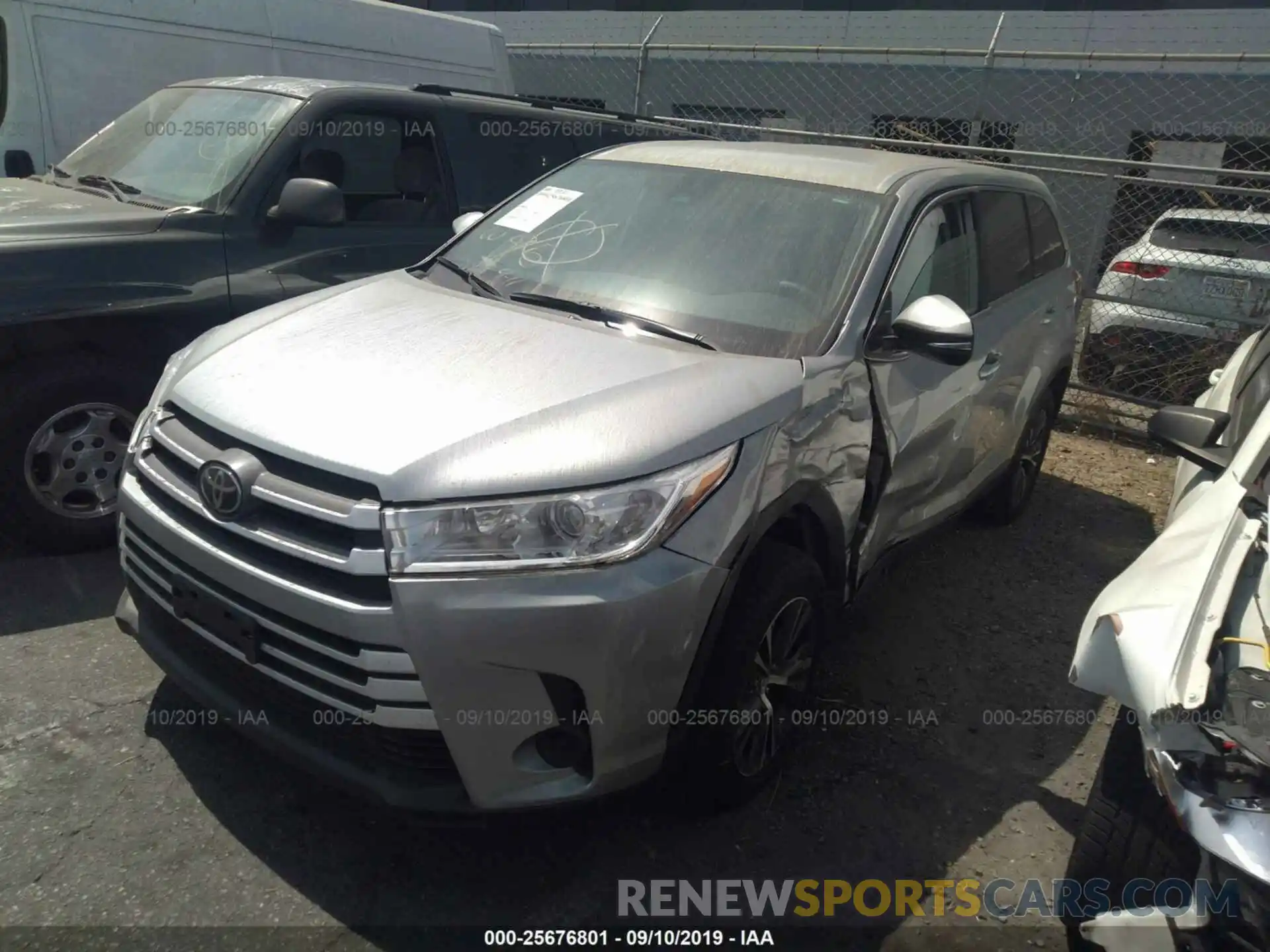 2 Photograph of a damaged car 5TDZARFHXKS044139 TOYOTA HIGHLANDER 2019