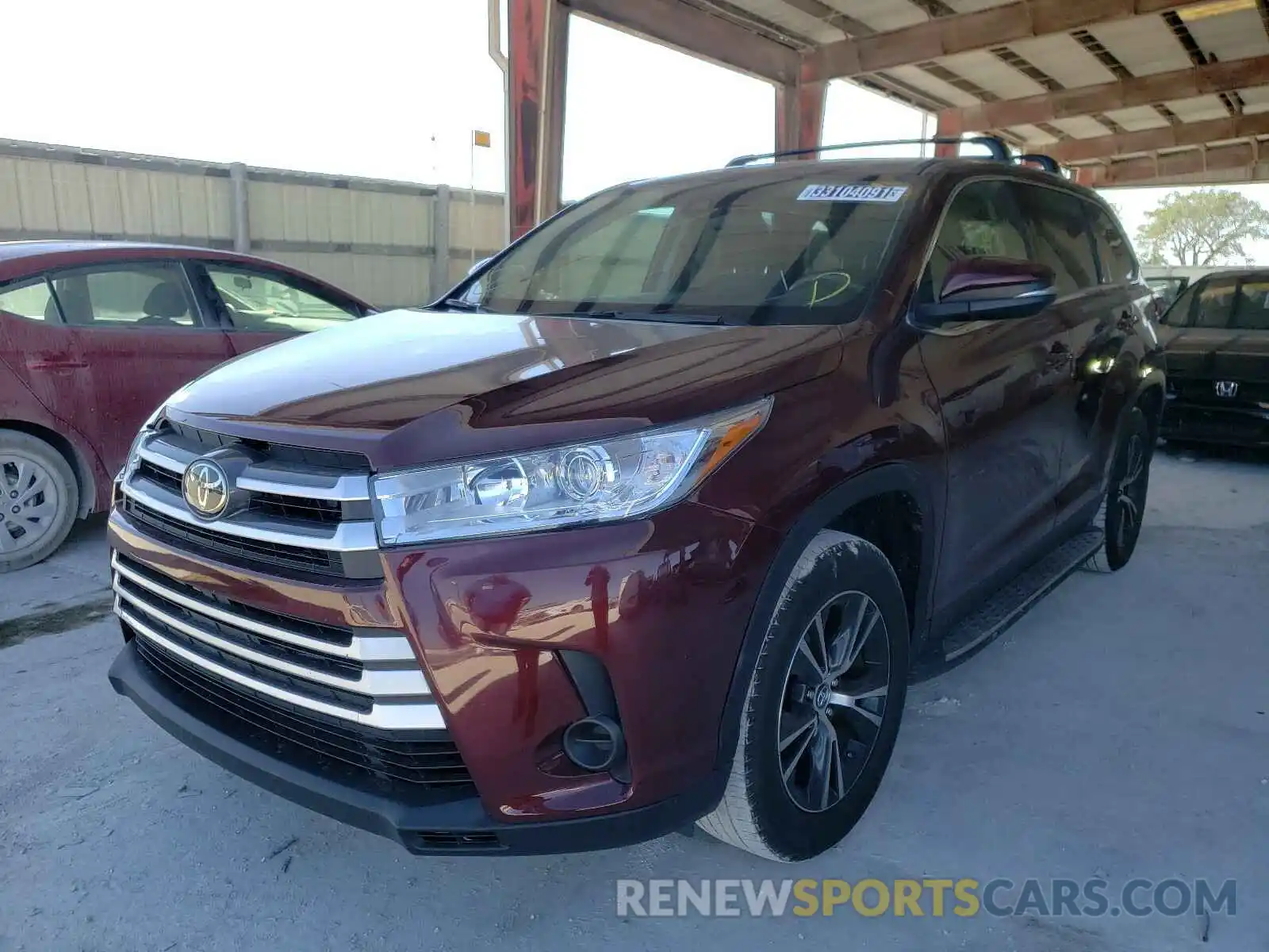 2 Photograph of a damaged car 5TDZARFHXKS046554 TOYOTA HIGHLANDER 2019