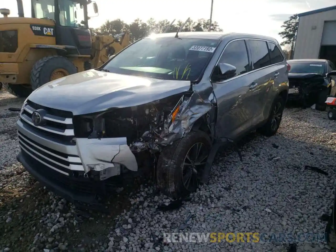 2 Photograph of a damaged car 5TDZARFHXKS046733 TOYOTA HIGHLANDER 2019