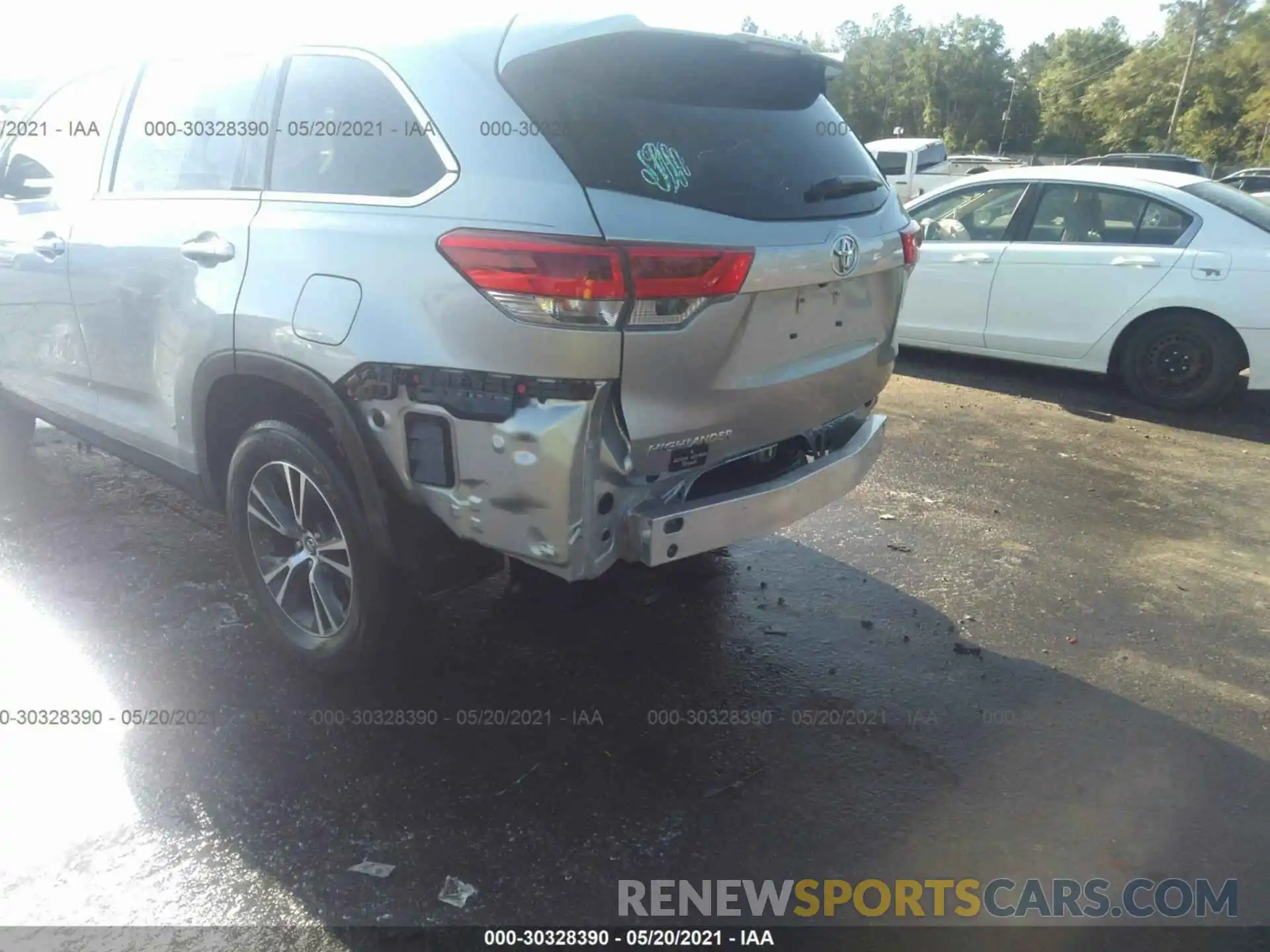 6 Photograph of a damaged car 5TDZARFHXKS046778 TOYOTA HIGHLANDER 2019