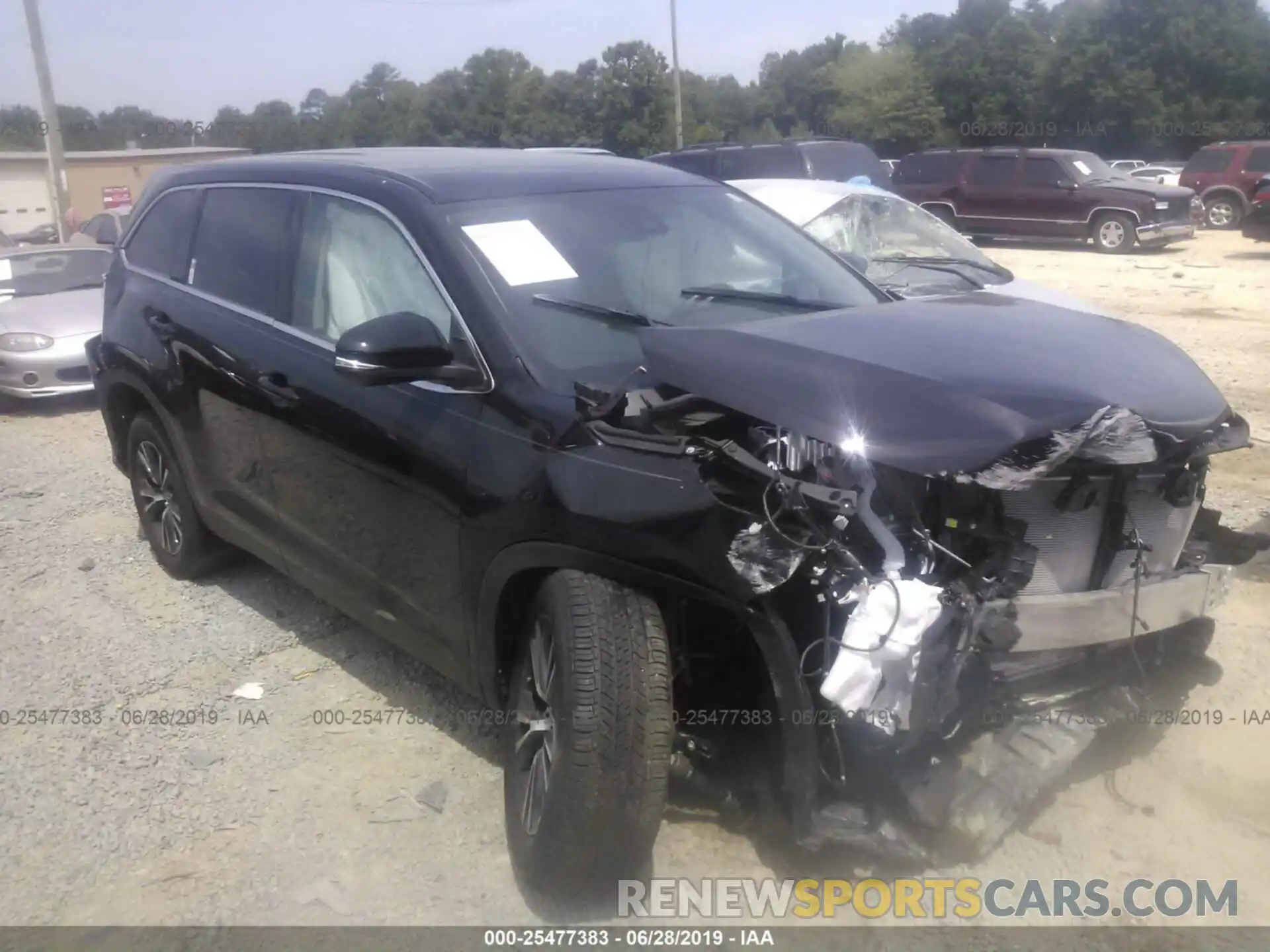 1 Photograph of a damaged car 5TDZARFHXKS047459 TOYOTA HIGHLANDER 2019