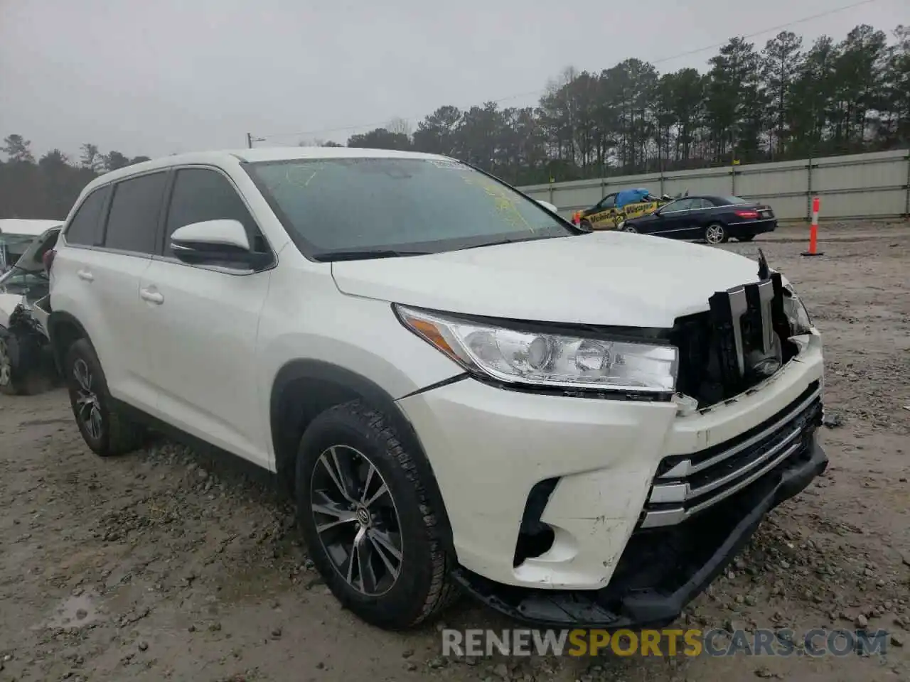 1 Photograph of a damaged car 5TDZARFHXKS047610 TOYOTA HIGHLANDER 2019