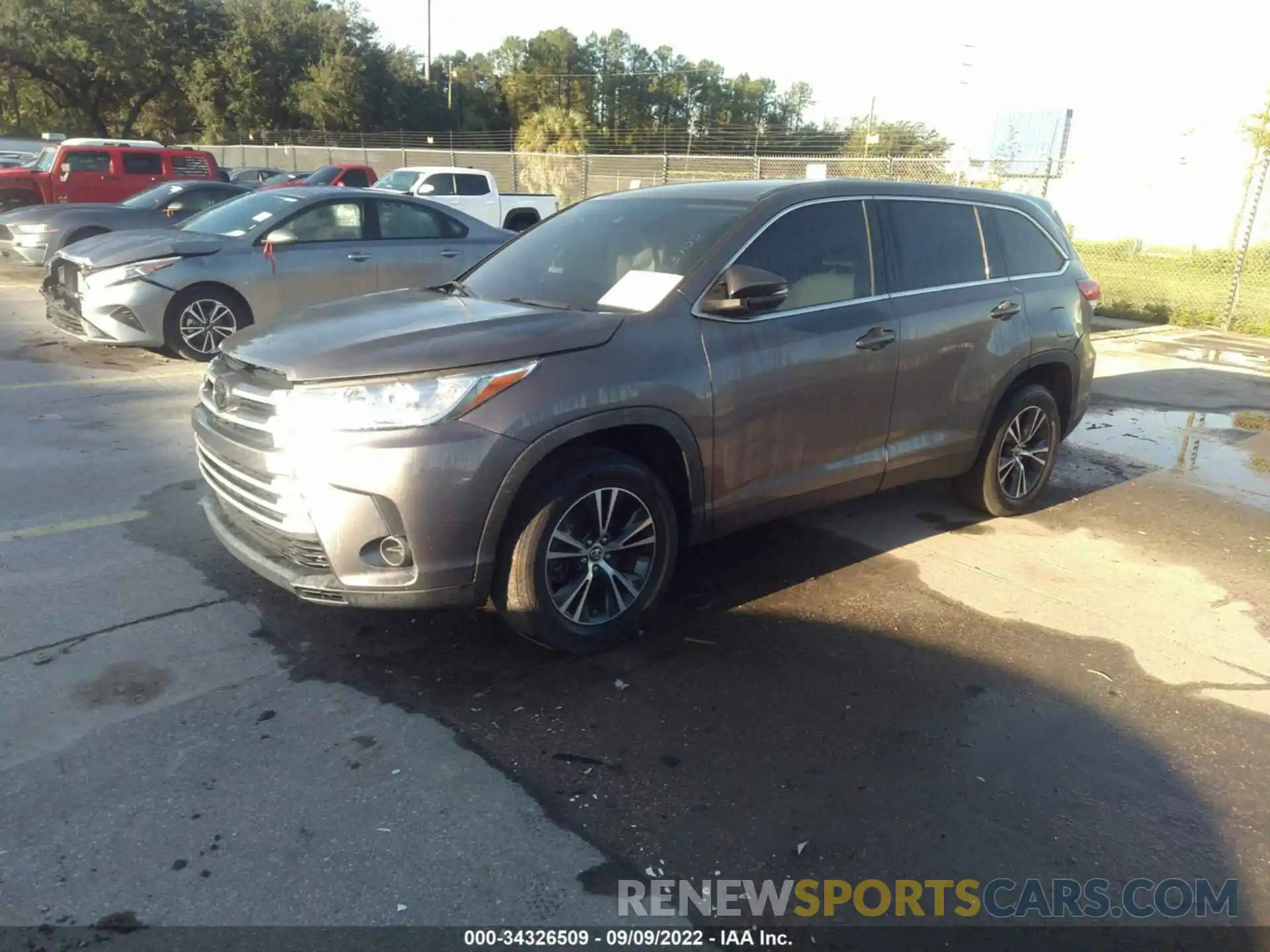 2 Фотография поврежденного автомобиля 5TDZARFHXKS048305 TOYOTA HIGHLANDER 2019