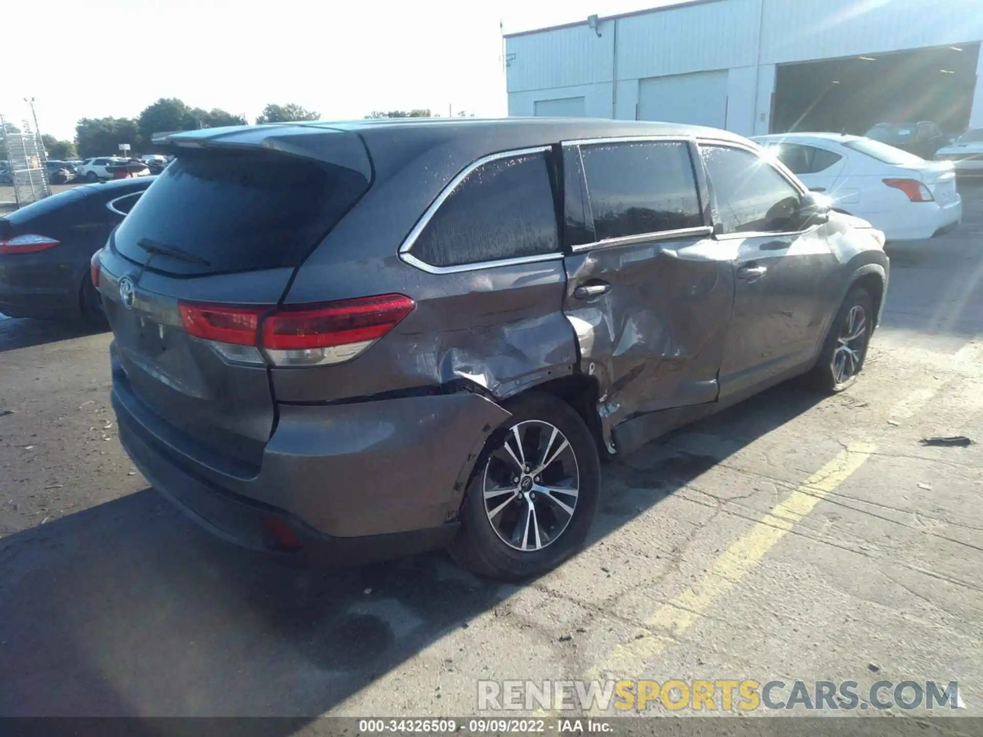 4 Фотография поврежденного автомобиля 5TDZARFHXKS048305 TOYOTA HIGHLANDER 2019